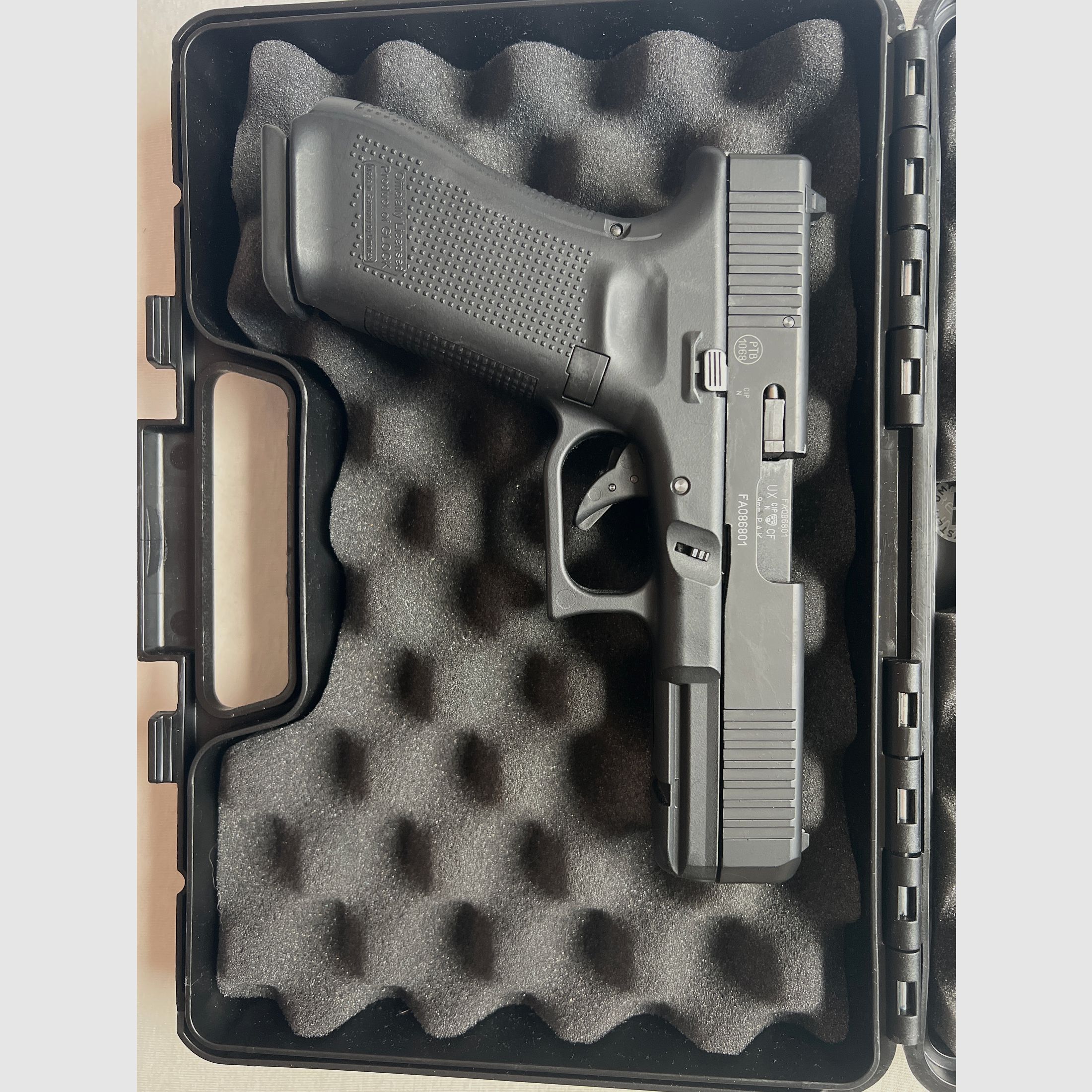 Glock 17 Gen.5 9mm  Schreckschusspistole sks 