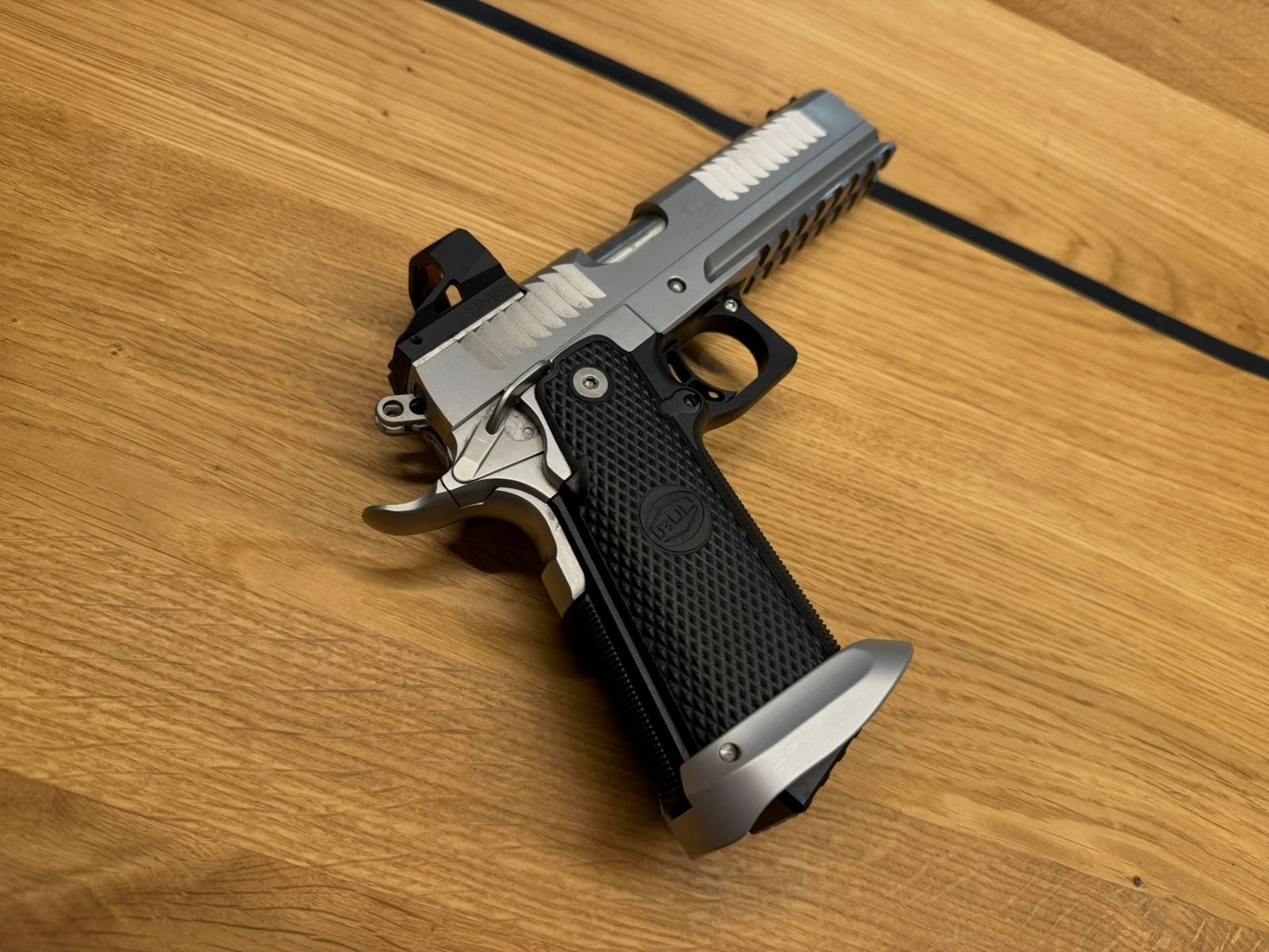 Bul SAS 2 SAW 2011 40 S&W Picatinny opty Reddot IPSC