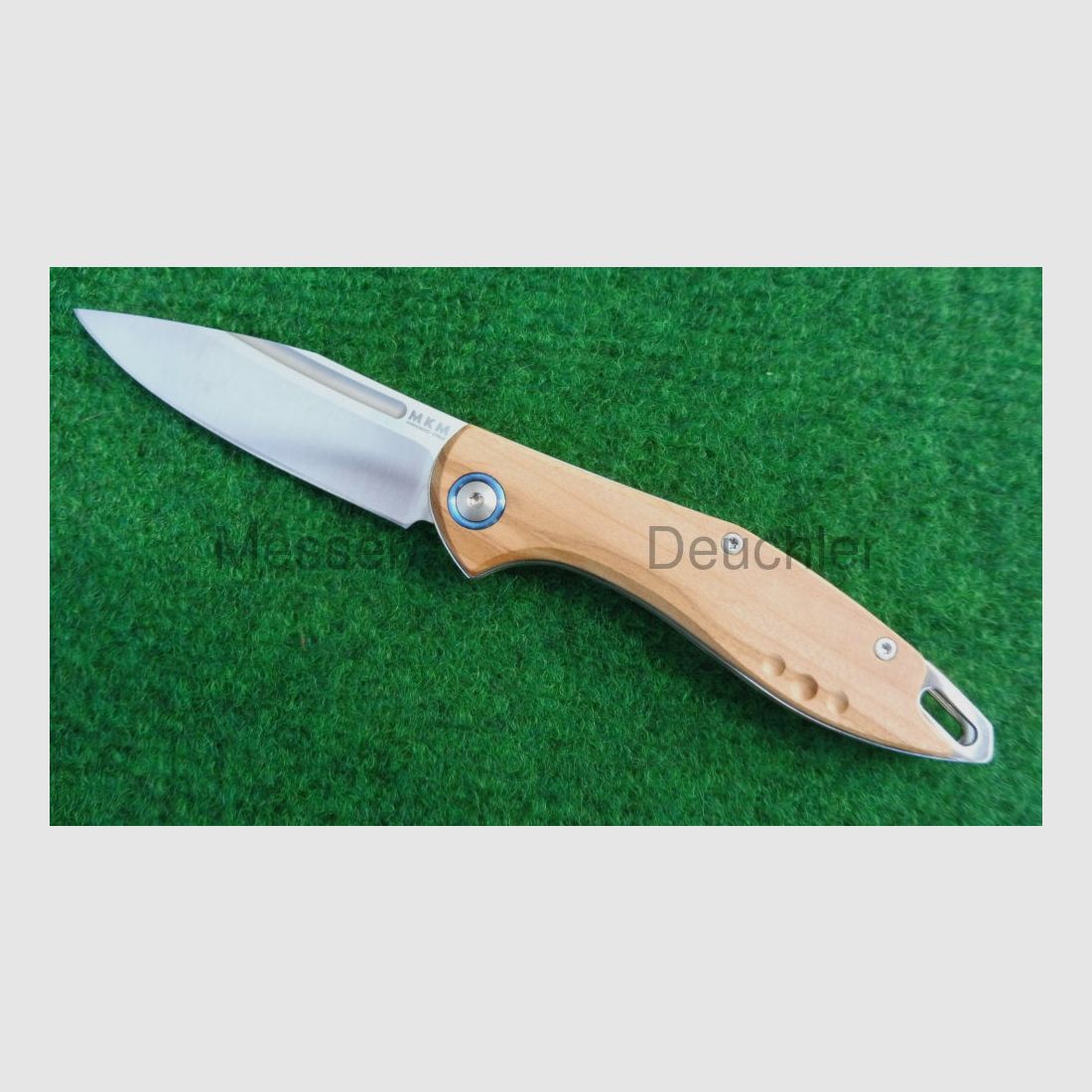 MKM Maniago Knife Makers	 MKM FARA M390 Messer Stahl Olivenholz Design by Lucas Burnley