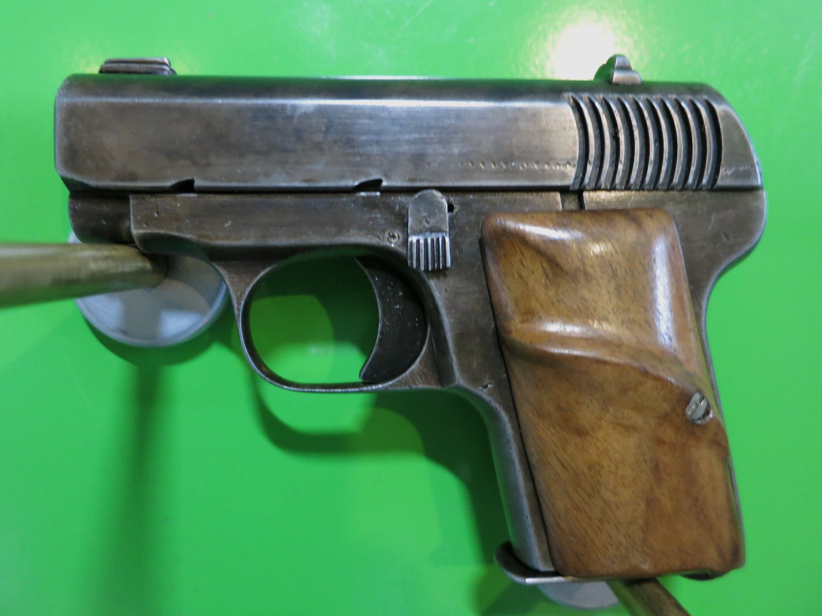 Halbautomatische  Astra Modell 200 (?), Lady-Gun im Westentaschenformat,  7,65mm Browning       #71-
