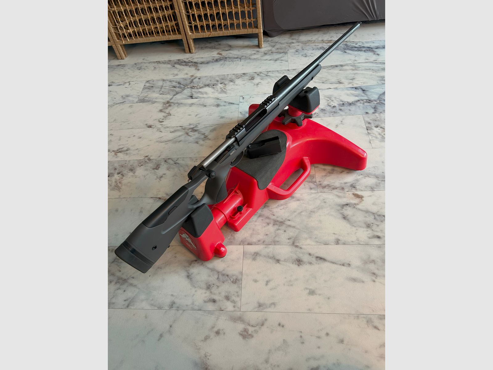  Repetierbüchse Sako S2o Hunter 30-06 Kurz mit Lochschaft und Schalldämpfer