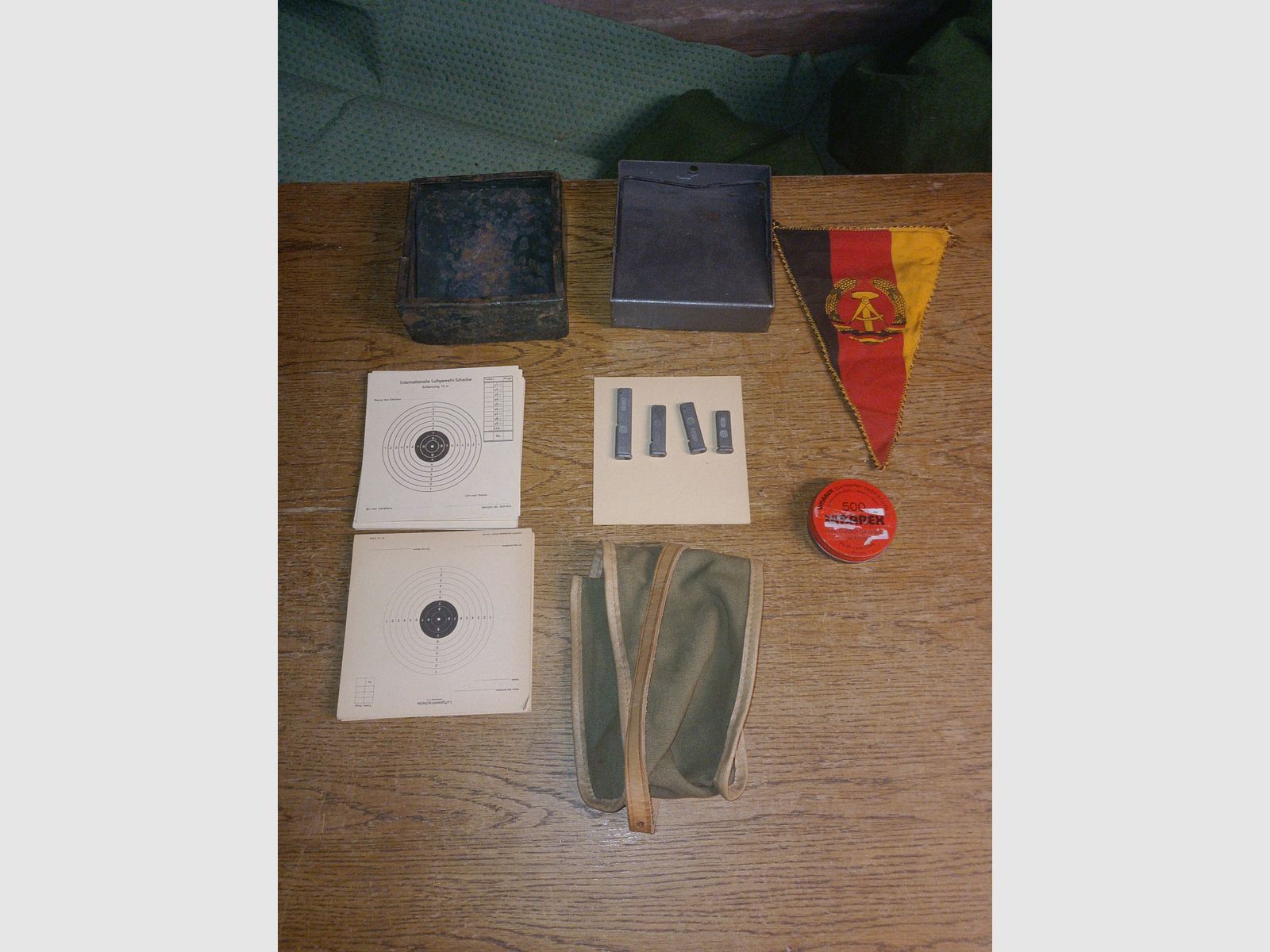Hähnel 4 Magazine, Schusskästen, Zubehör Tasche, Wimpel , Bild 2 von 3