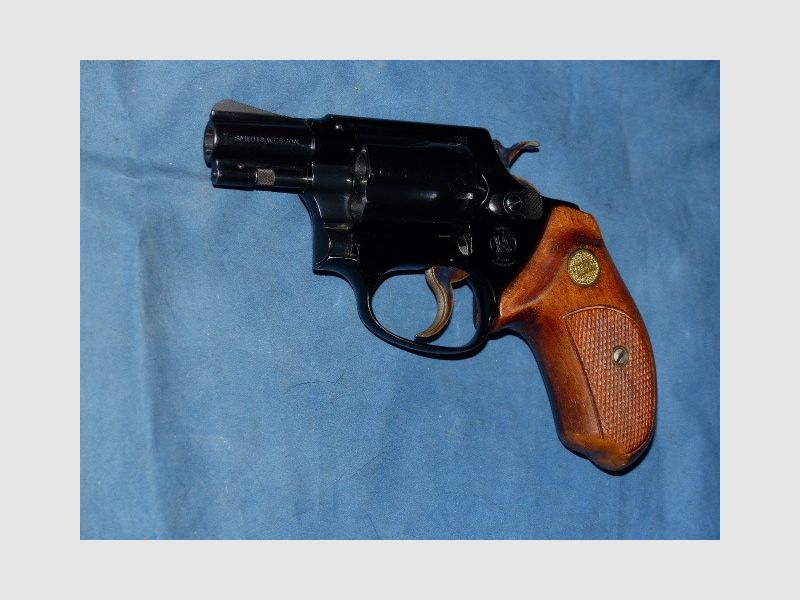 Smith & Wesson Mod. 37 Super Air Weight cal. 38 SPL. TOP, Bild 1 von 2
