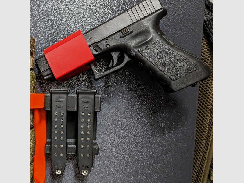 Magnetyczny uchwyt blokowy do Glocka 17 i podobnych (szerokość 32 mm) do szafy na broń - akcesoria do szafy na broń