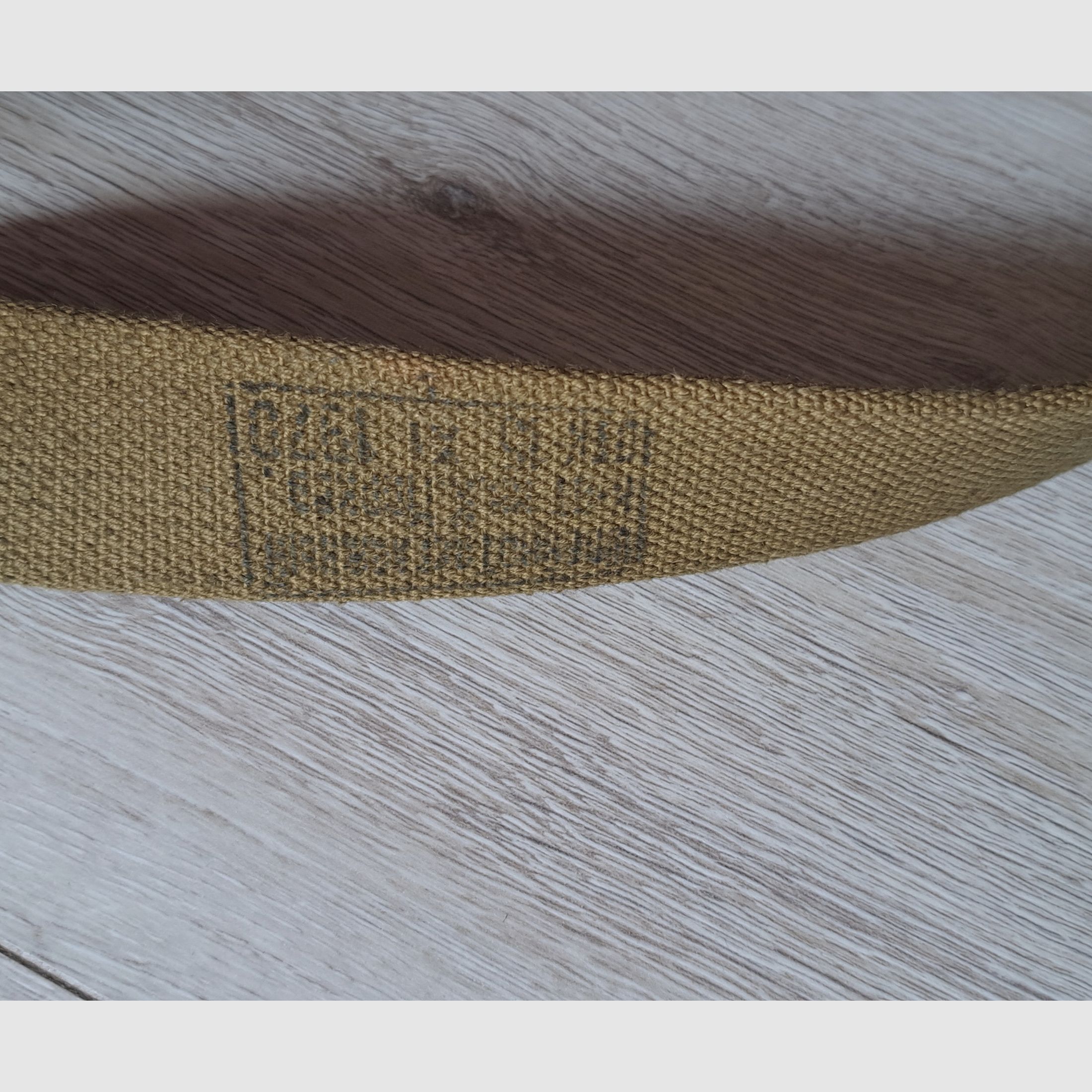 Original russ. AK47 / 74 impugnatura in Bakelite e cinghia di trasporto