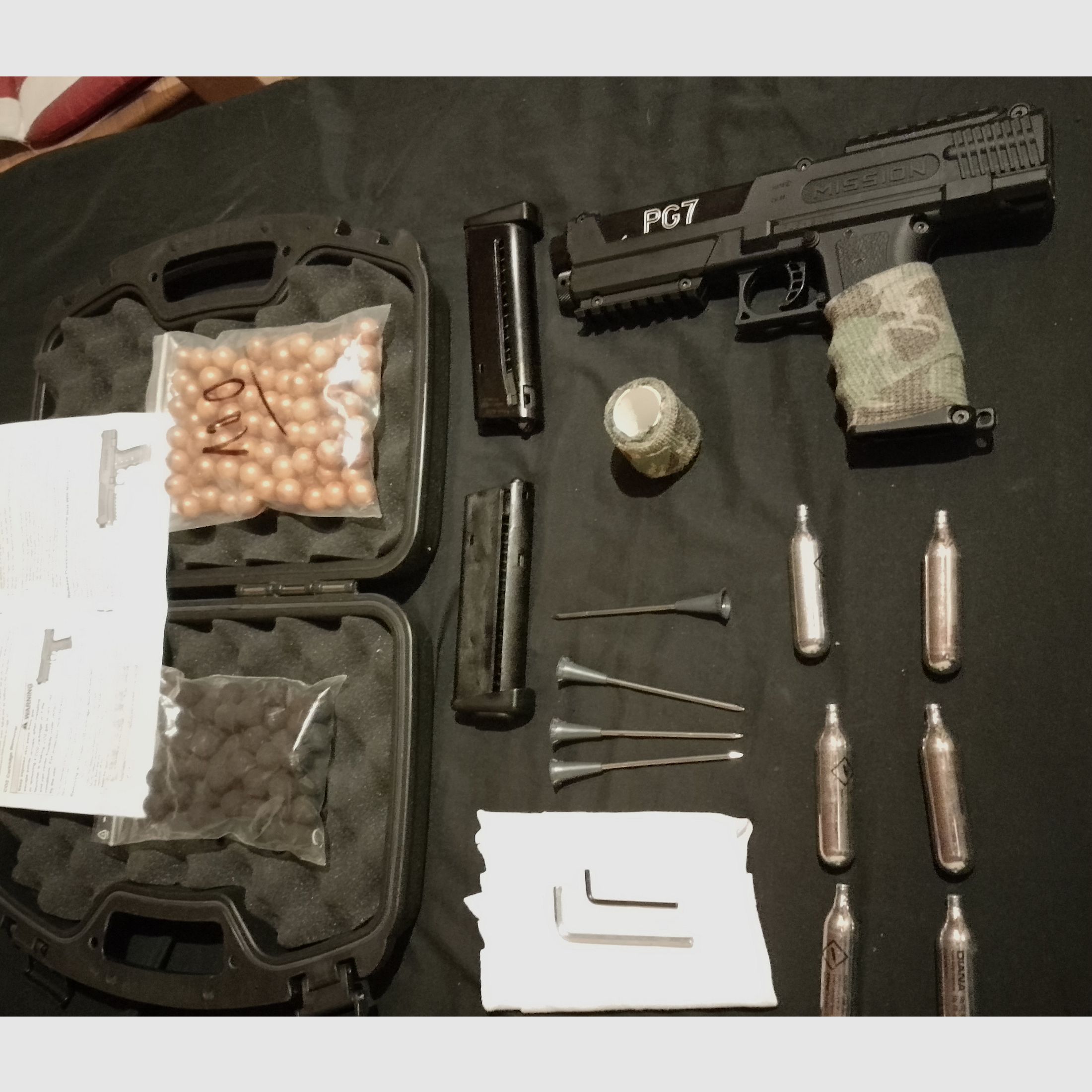 Ähnlich Tippmann Tipx Pg7 Mission Markierer .68 Zubehör Tuning  Paintballs Cal 68 Set 2 Magazine co2 Koffer Nagelgeschosse Rubberballs 