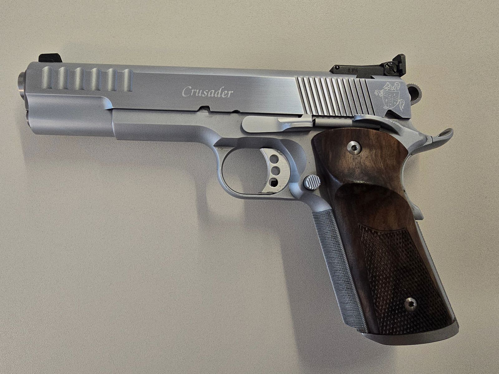 Nowlin Crusader 9mm 1911 – Custom Competition-Pistole – Sehr gepflegt mit Koffer & Zubehör