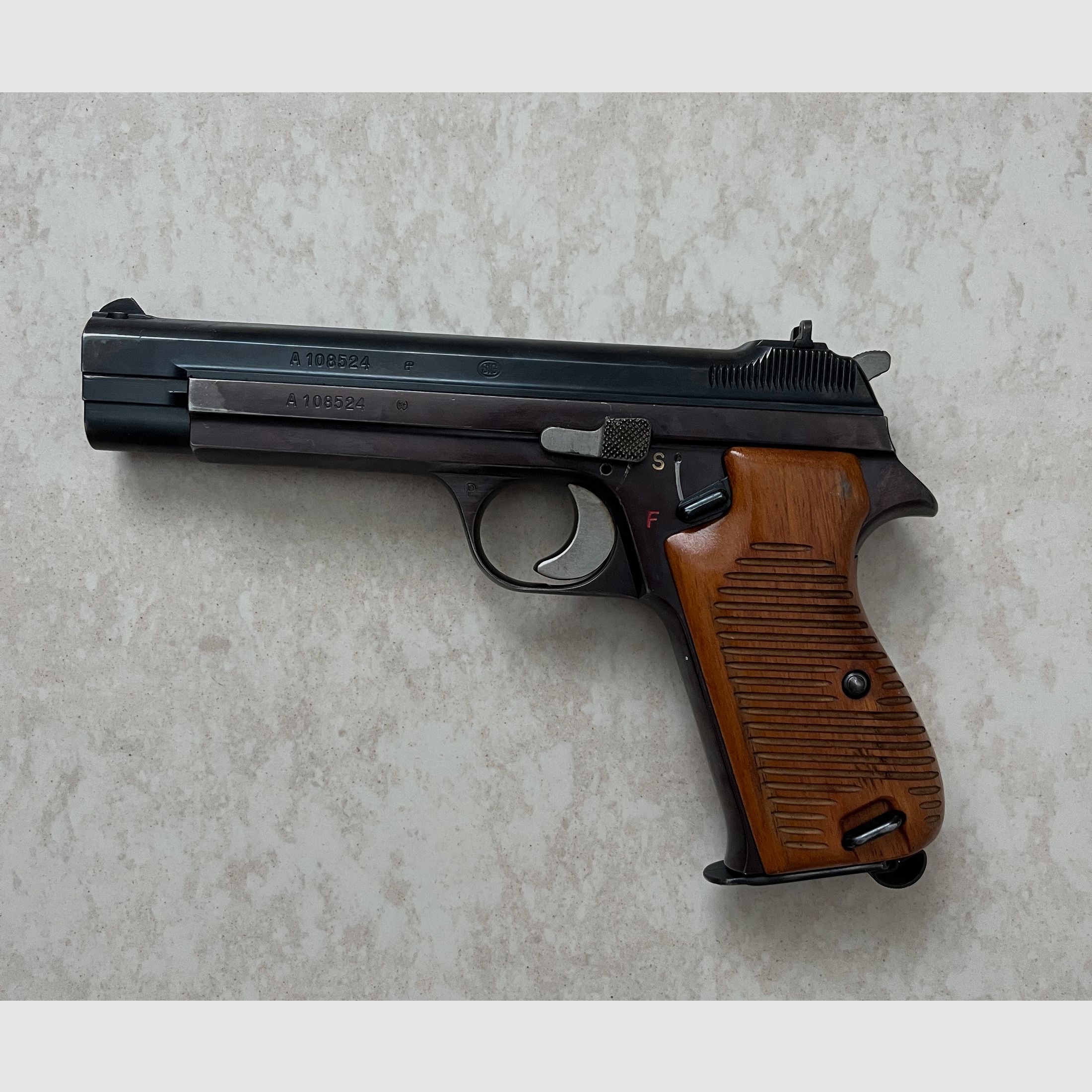 9mm SIG P210 - Pistole 49 Ordonanzpistole der Schweizer Amee 