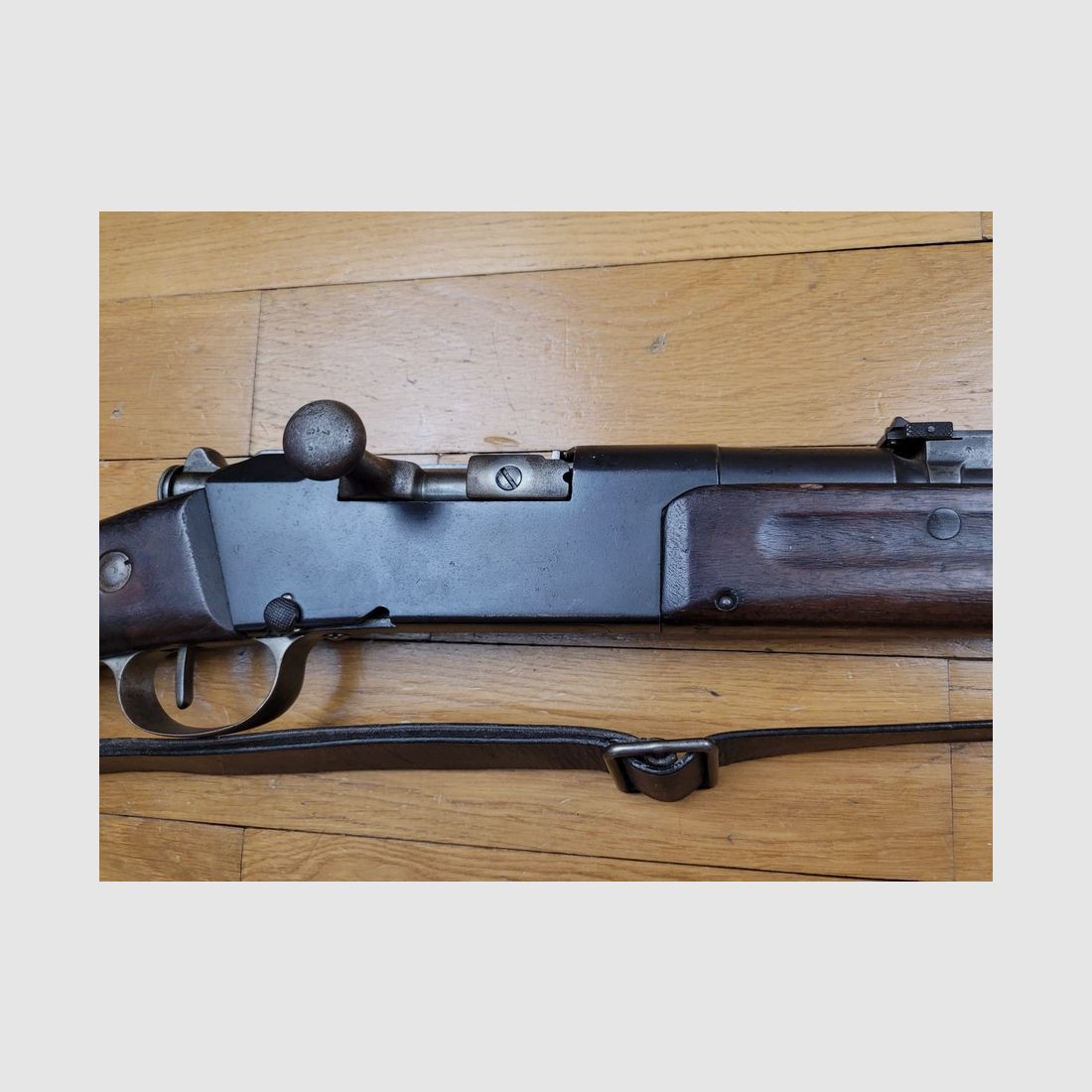 Sehr schönes Gewehr Lebel Modell 1886 M93 - Arsenal von Châtellerault aus 1890 - ursprüngliches Kaliber 8x51R - im gleichen Arsenal 1893 auf Standard gebracht - Patrone 32N - Vollmatrikel - guter Lauf - Seltene Stück in TBE+, Bild 24 von 27