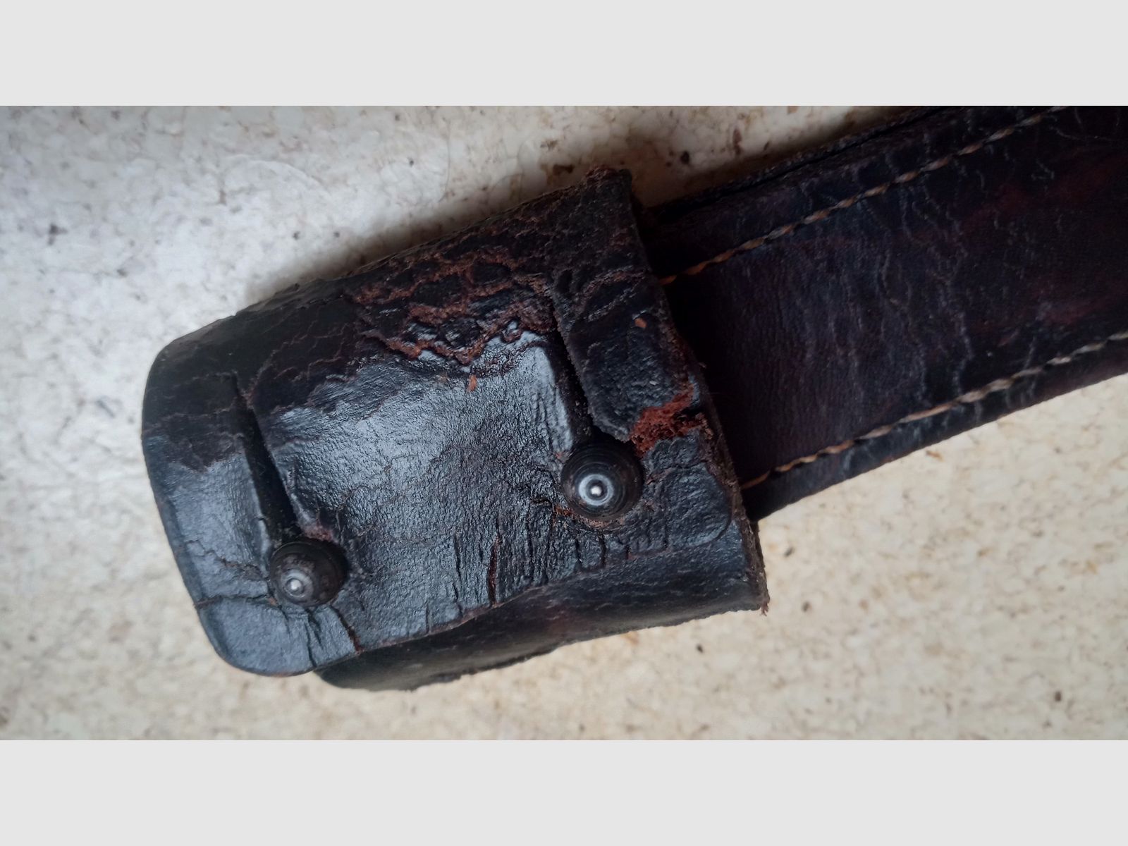 Leder-Frosch und Faustriemen defekt  // AK 6h3 Bajonett Rumänien