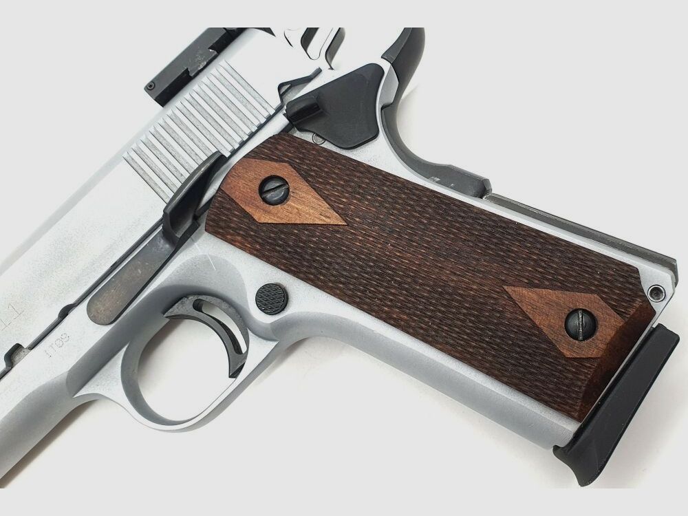 Tangfoglio Witness 1911, Gebraucht mit Ersatzmagazin