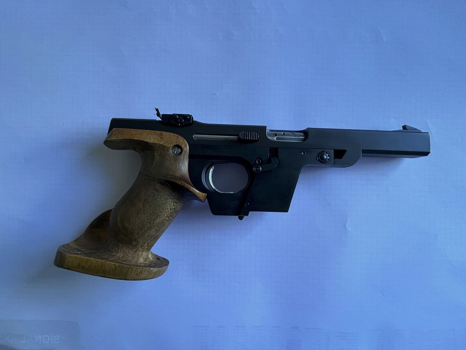 Pistola sportiva Walther GSP in calibro .22 con un sistema intercambiabile in calibro .32