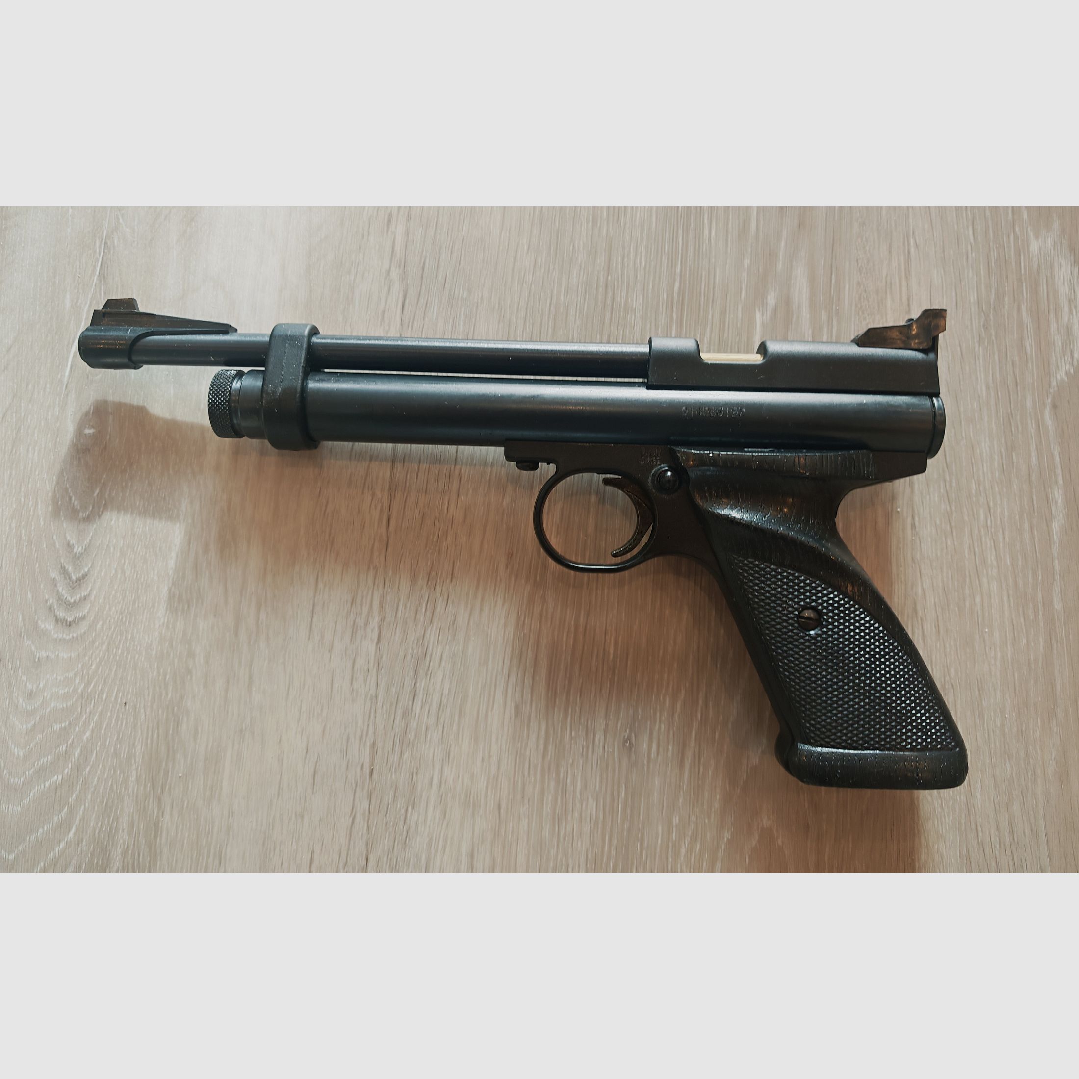 Crosman 2240, 5,5mm, mallette, comme neuf.