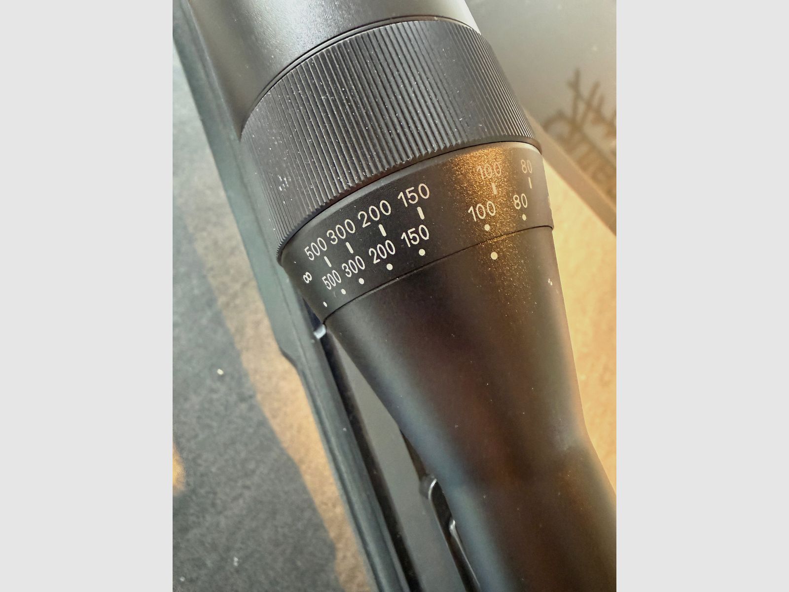 Sako TRG 42, Cal. 300 Win Magnum, negro. Swarovski Habicht, 4-16x50