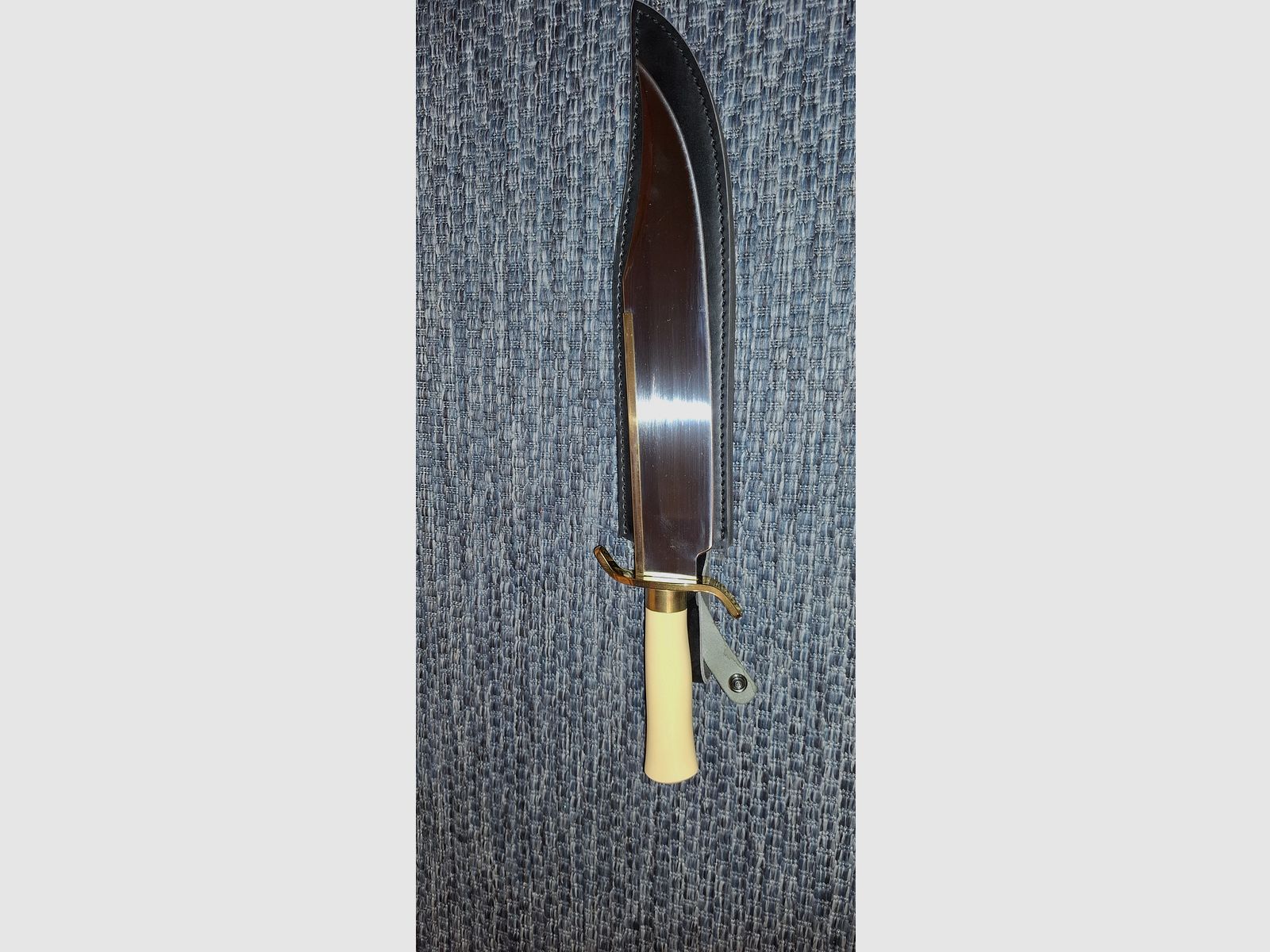 Selling Bowie knives XXL from a collection.