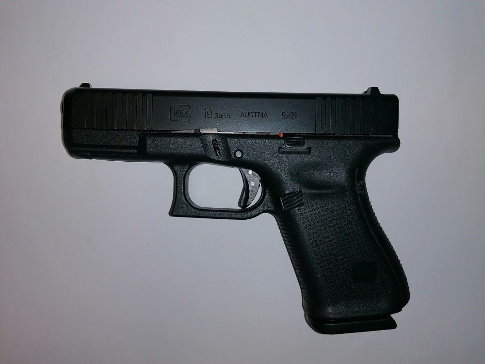 Glock 19 Gen5 9×21, image 1 sur 2