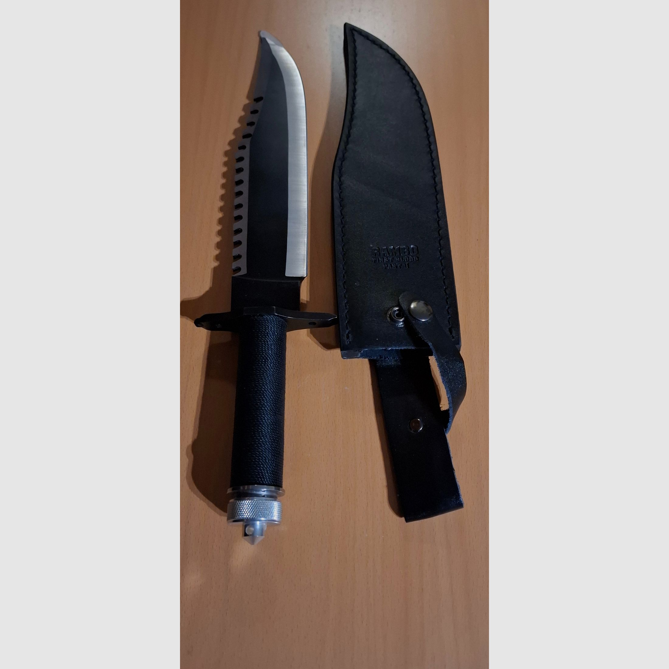 Verkaufe aus Sammlung.Rambo Messer XXl.Neuwertig