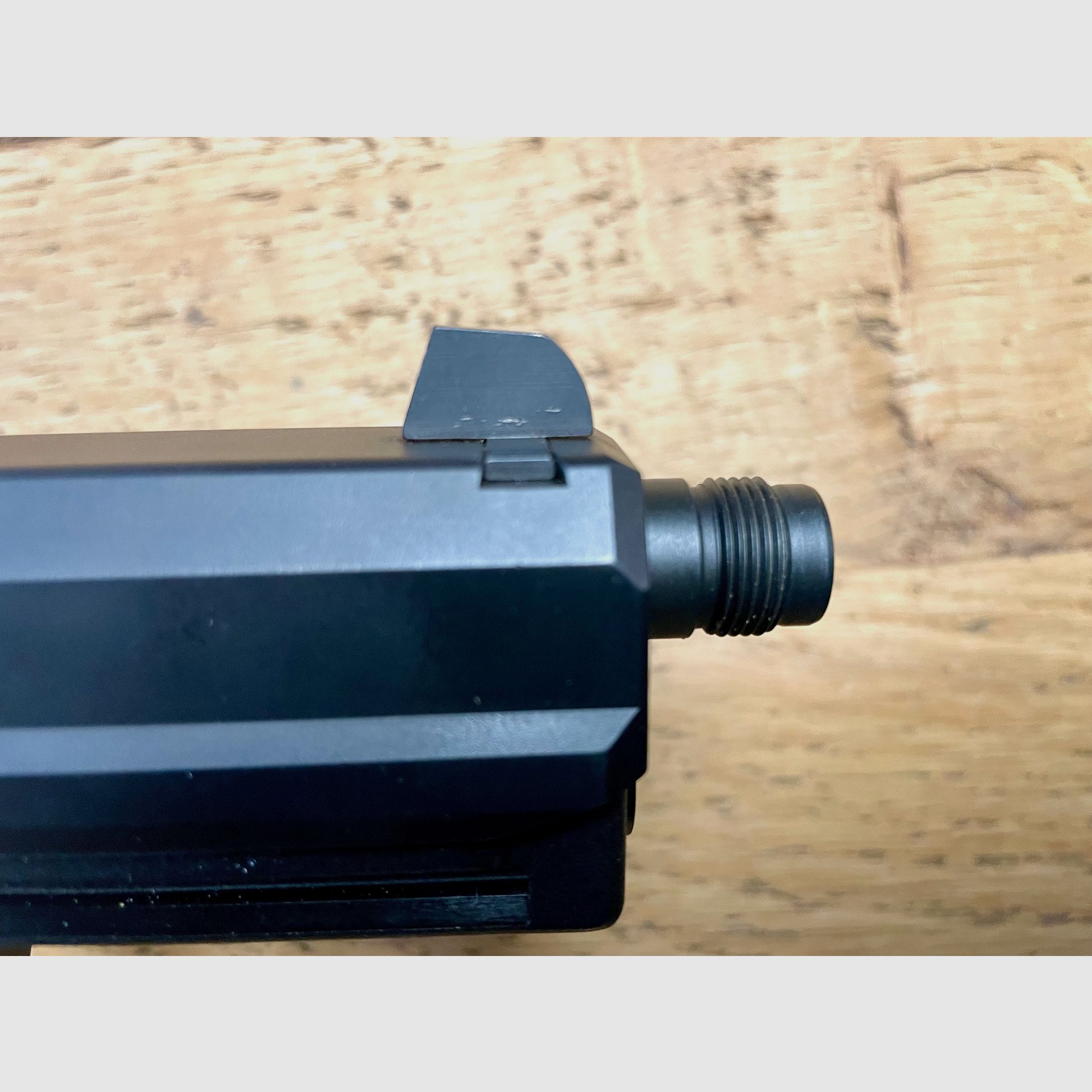 Pistola Heckler & Koch HK USP Tactical - 9mm