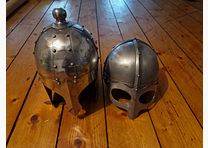 Helm, maliënkolder, leren harnas en co