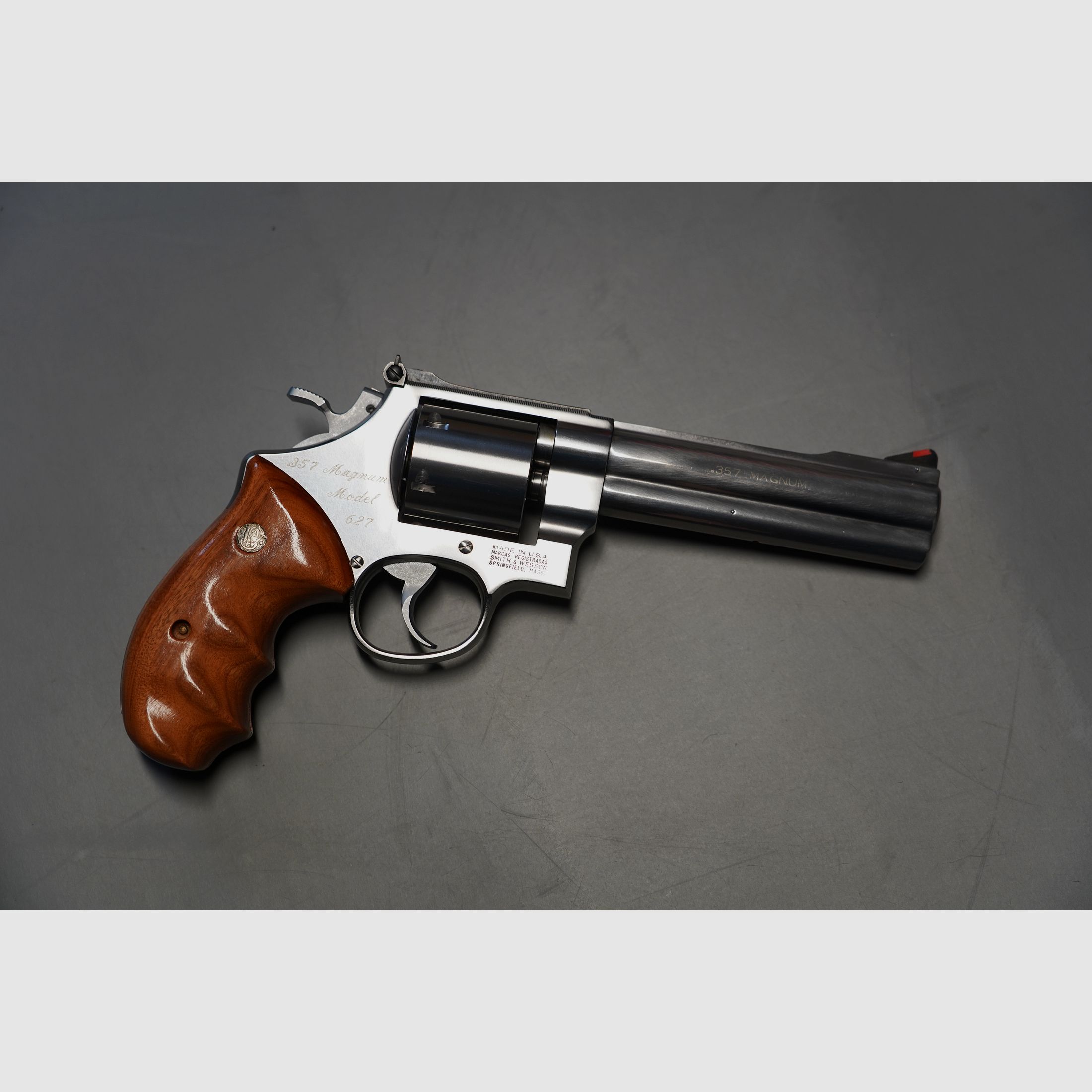 Smith & Wesson Model 627-0, kal. 357 Mag., w doskonałym stanie,