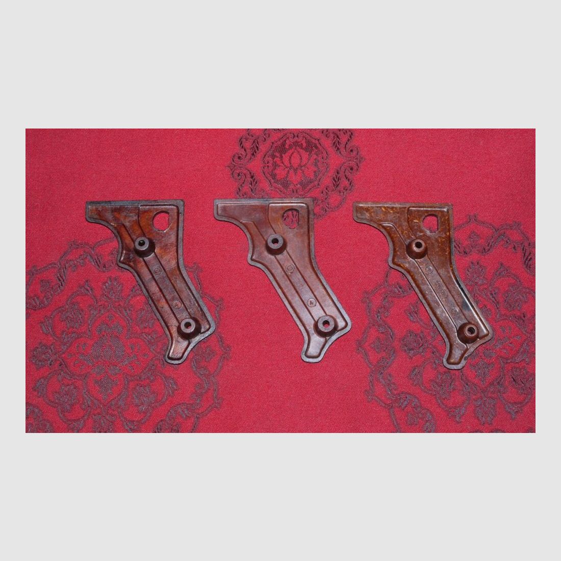 1 Wehrmacht Griffschale rechts MG42