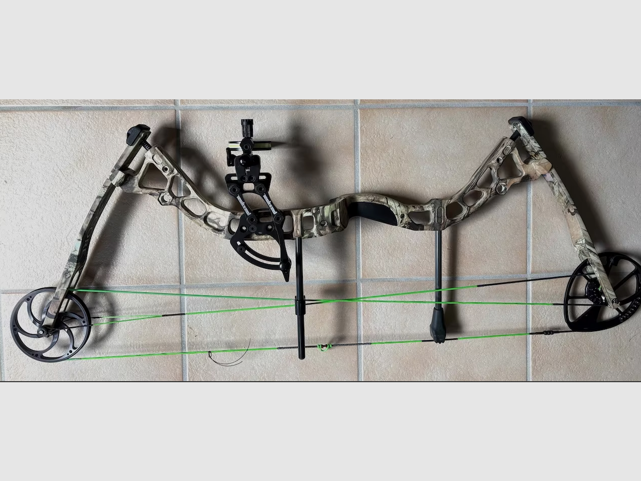 Compound bow Core by Diamond, RH, 40 - 70 lbs, image 4 of 5