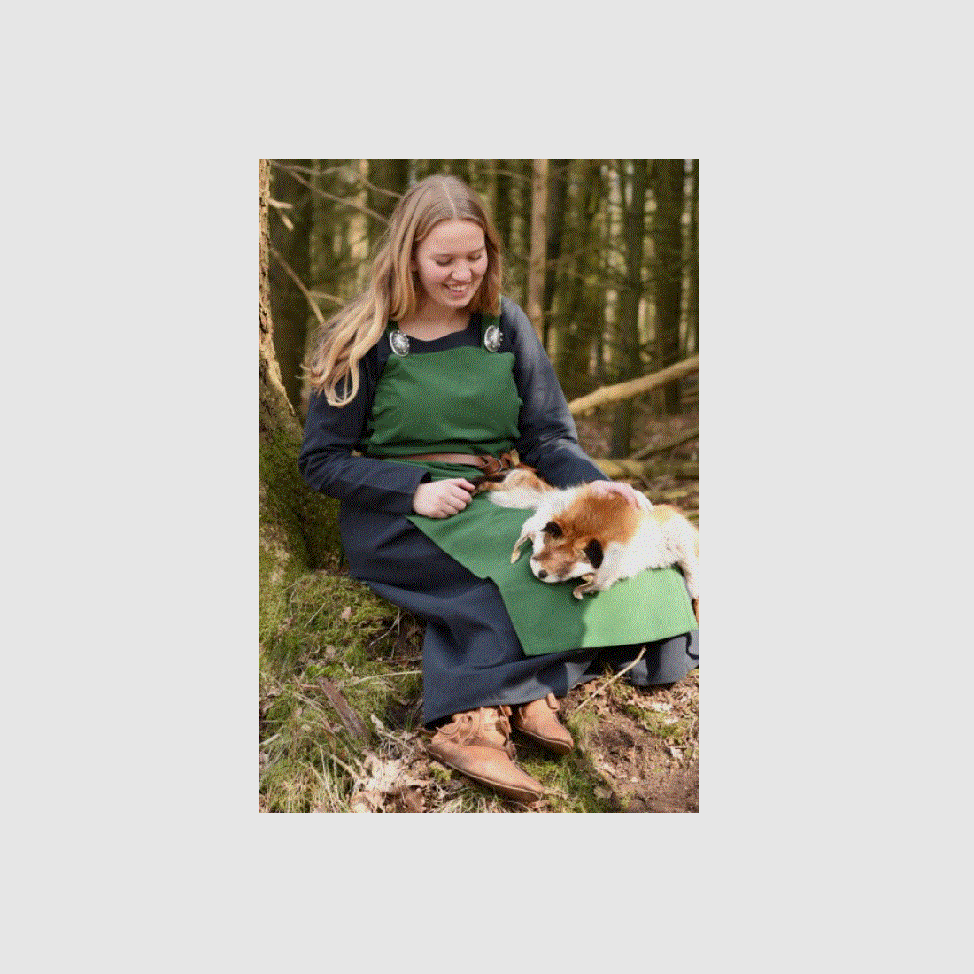 Simple medieval dress Afra made of sturdy canvas, dark blue