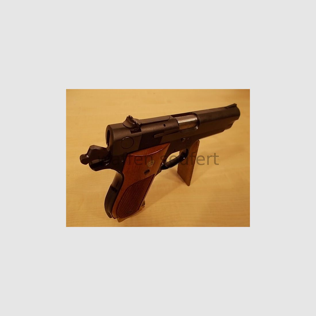 Smith & Wesson M39-2 Pistol