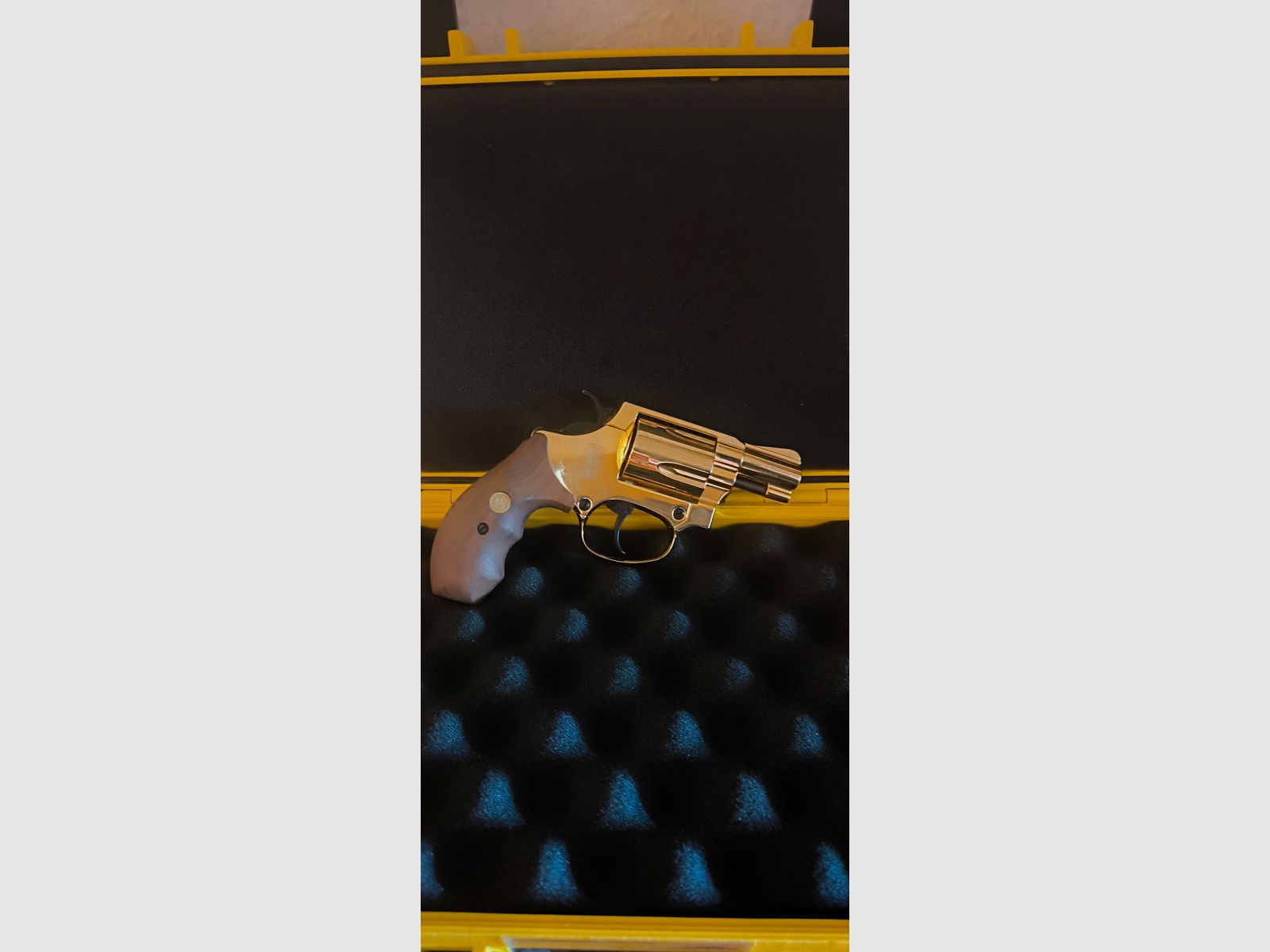 Revolver 9mmRK, 24Karat Vergoldet & Ungeschossen von Smith & Wesson, Modell Chiefs Special