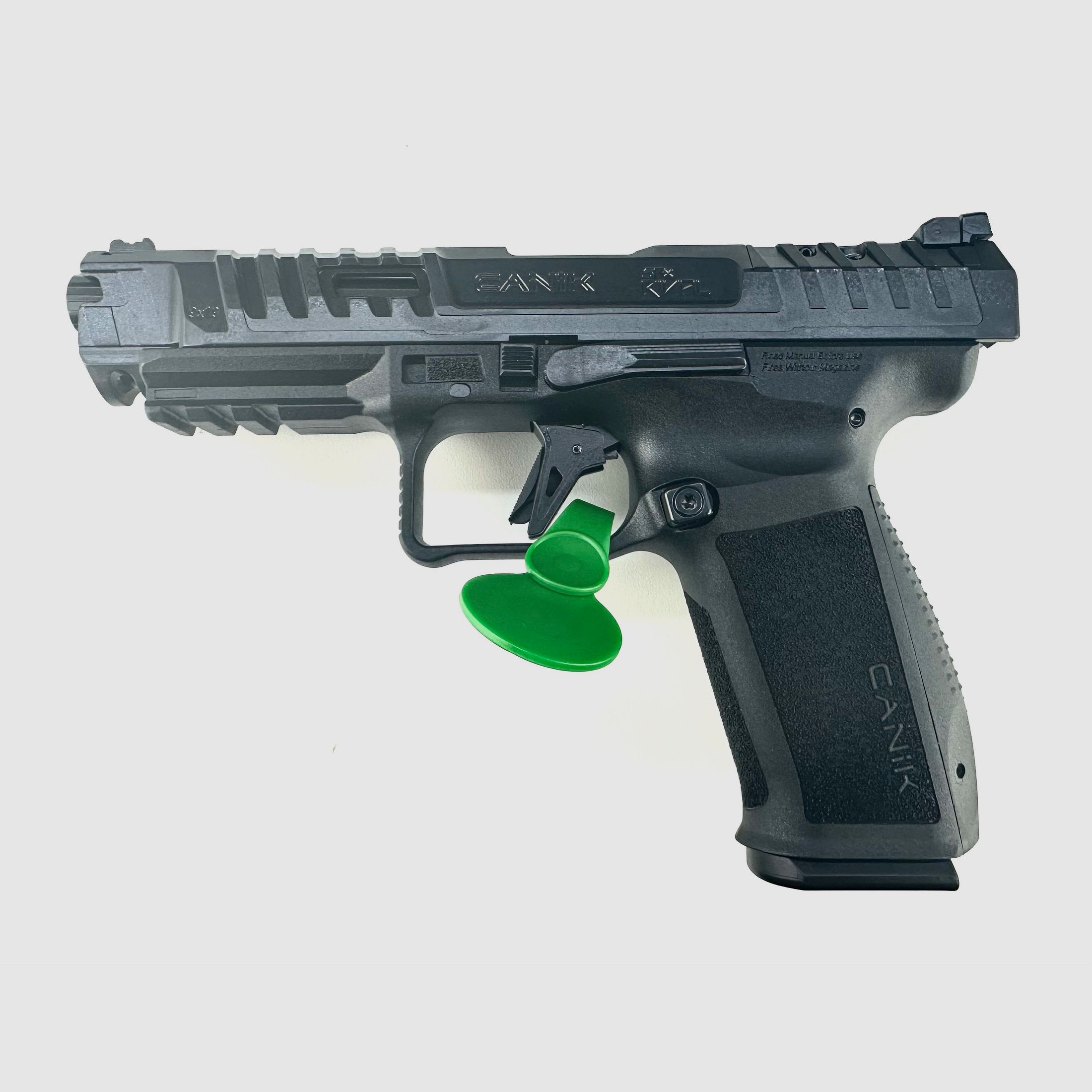 Pistola Canik TP9 SFx Rival Dark Side calibro 9x19 inclusa di accessori