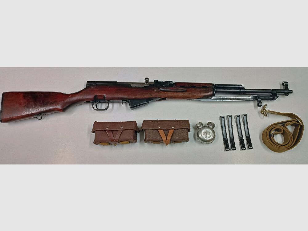 Fucile semiautomatico Simonov SKS-45, cal. 7,62x39, completamente numerato, inclusi accessori