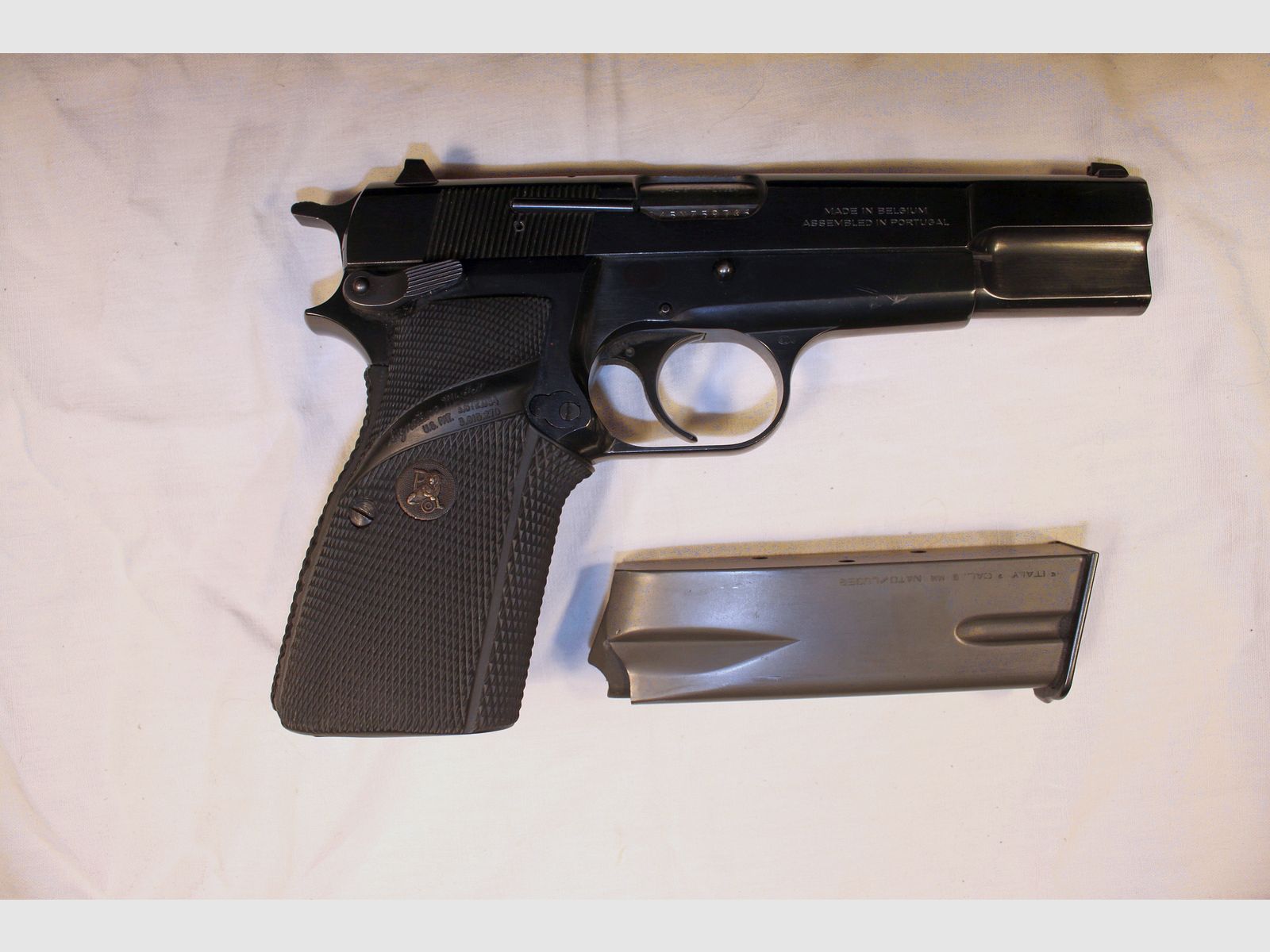 Pistole FN Highpower.