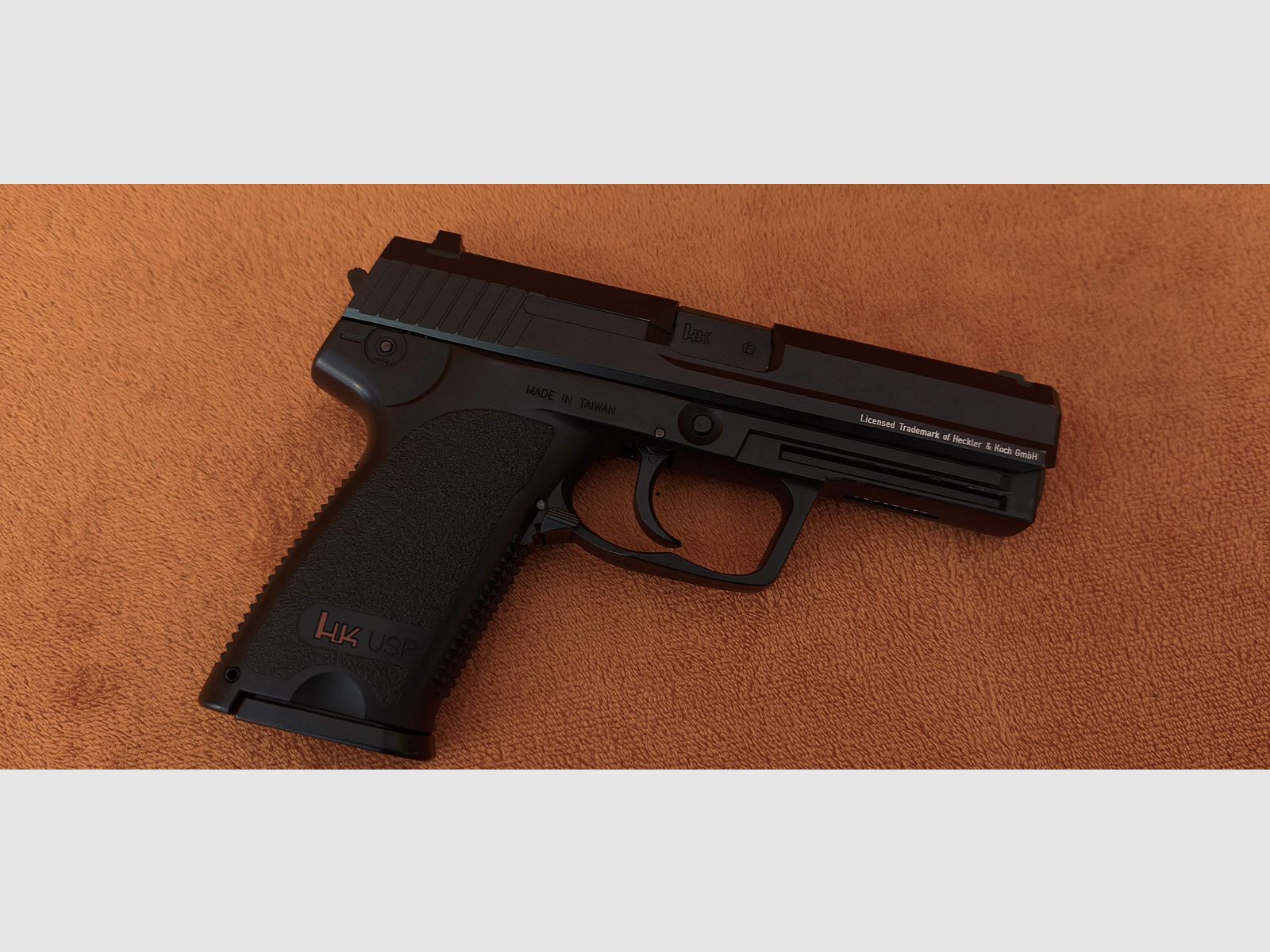 HK USP CO2 air pistol 4.5mm steel BB with signs of use