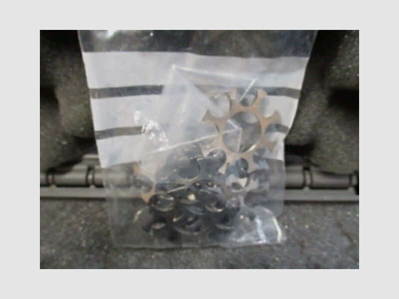Revolver Smith & Wesson Performance Center M327 TRR8 5-inch in Box M327