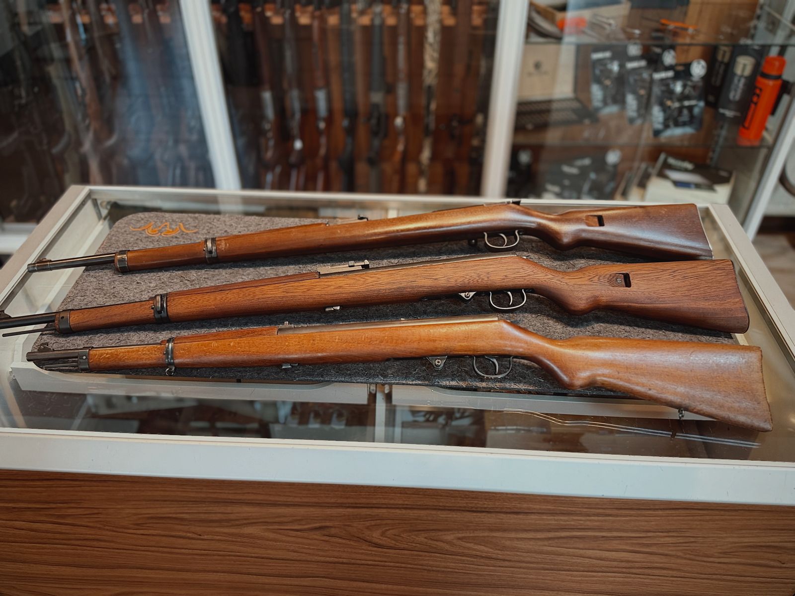 Conjunto de armas históricas – Suhl W625C (.22 l.r.) y 2× Haenel Sportmodell 33 Patente Schmeisser