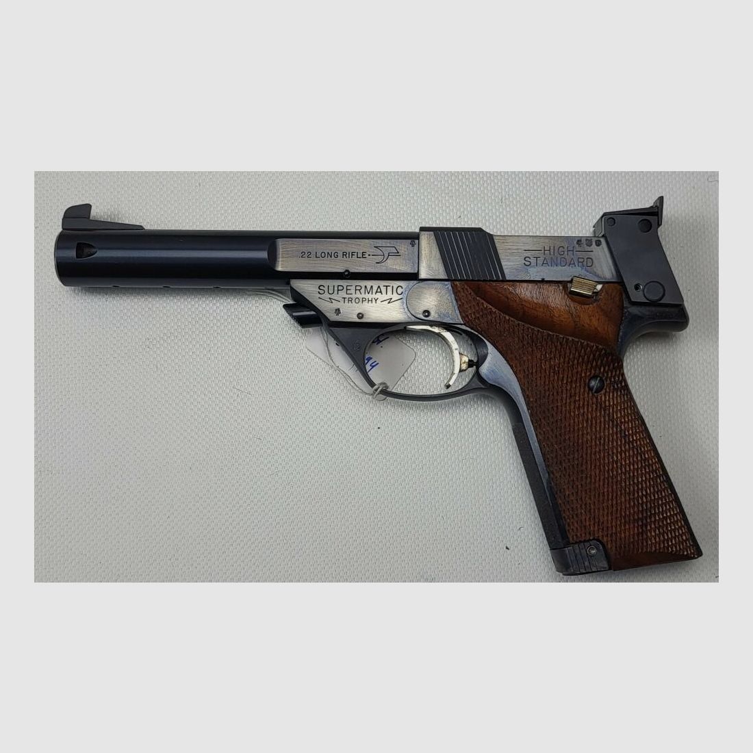 Trophée militaire High Standard 107