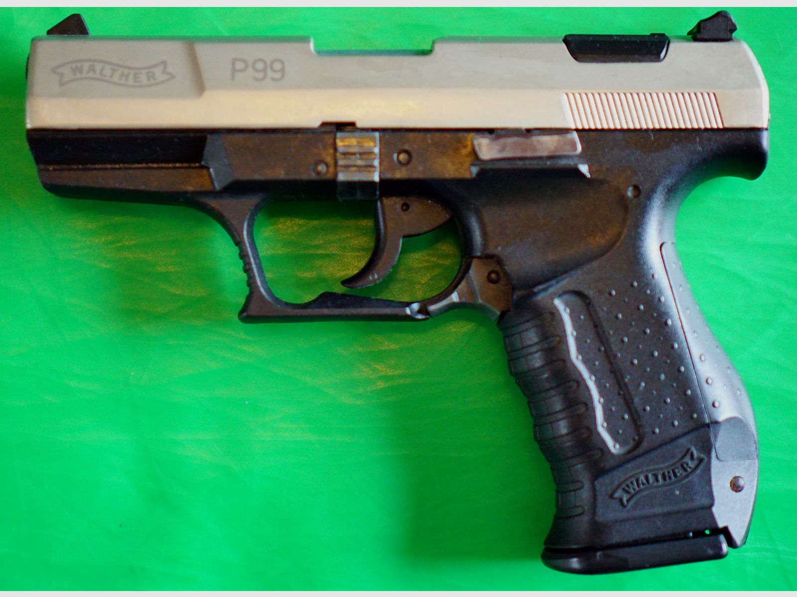 Walther P99 blank firing pistol 9mm P.A.K. bicolor (762) with leather holster