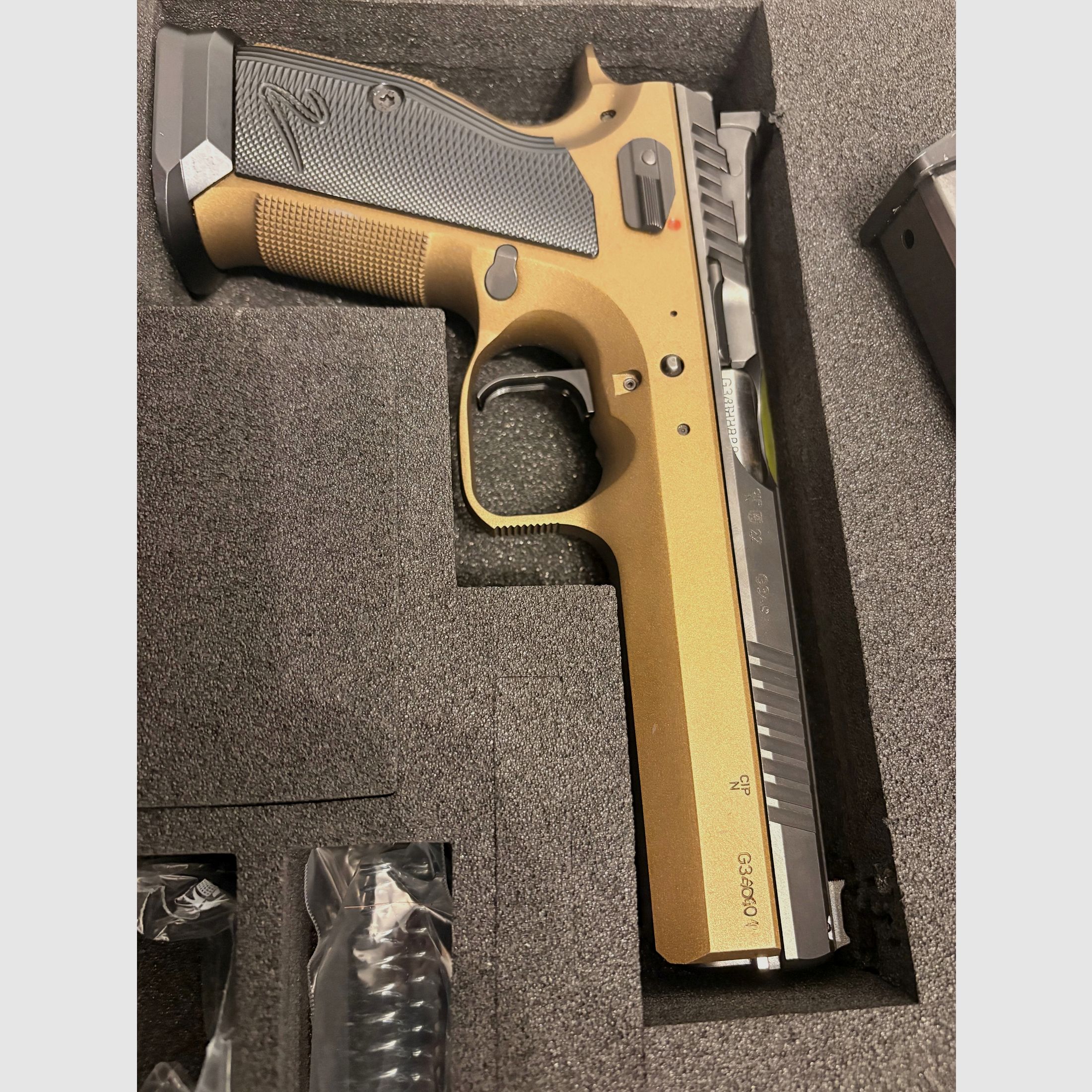 CZ TS 2 Bronze - Beamtenwaffe 