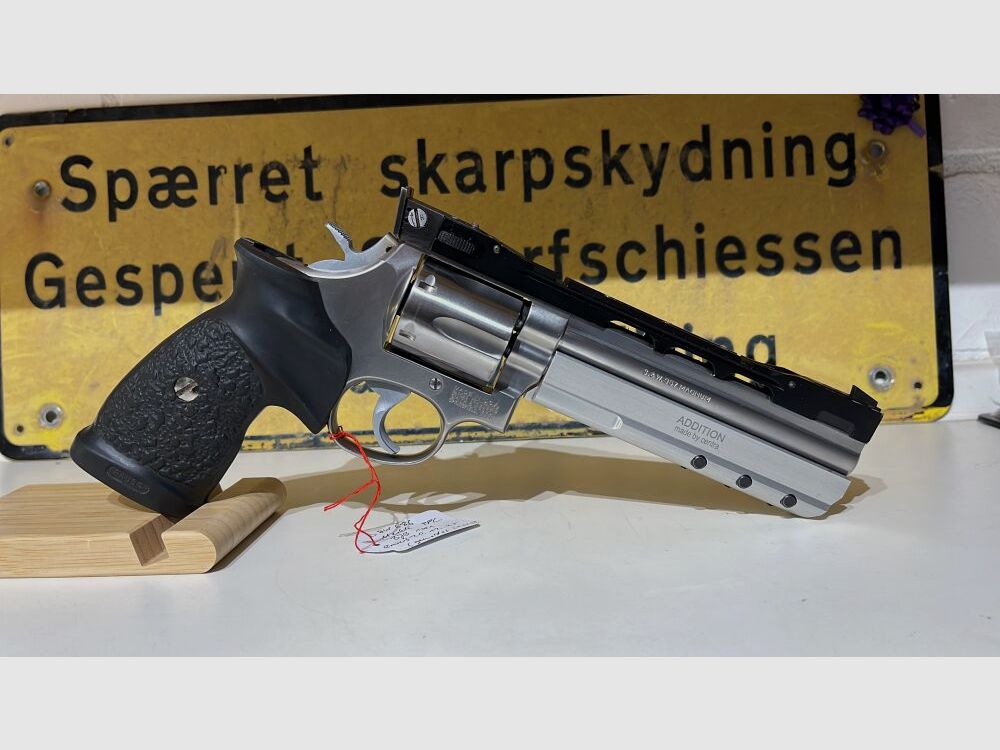 Smith&Wesson 686 PPC Revolver (Merkle Tuning)