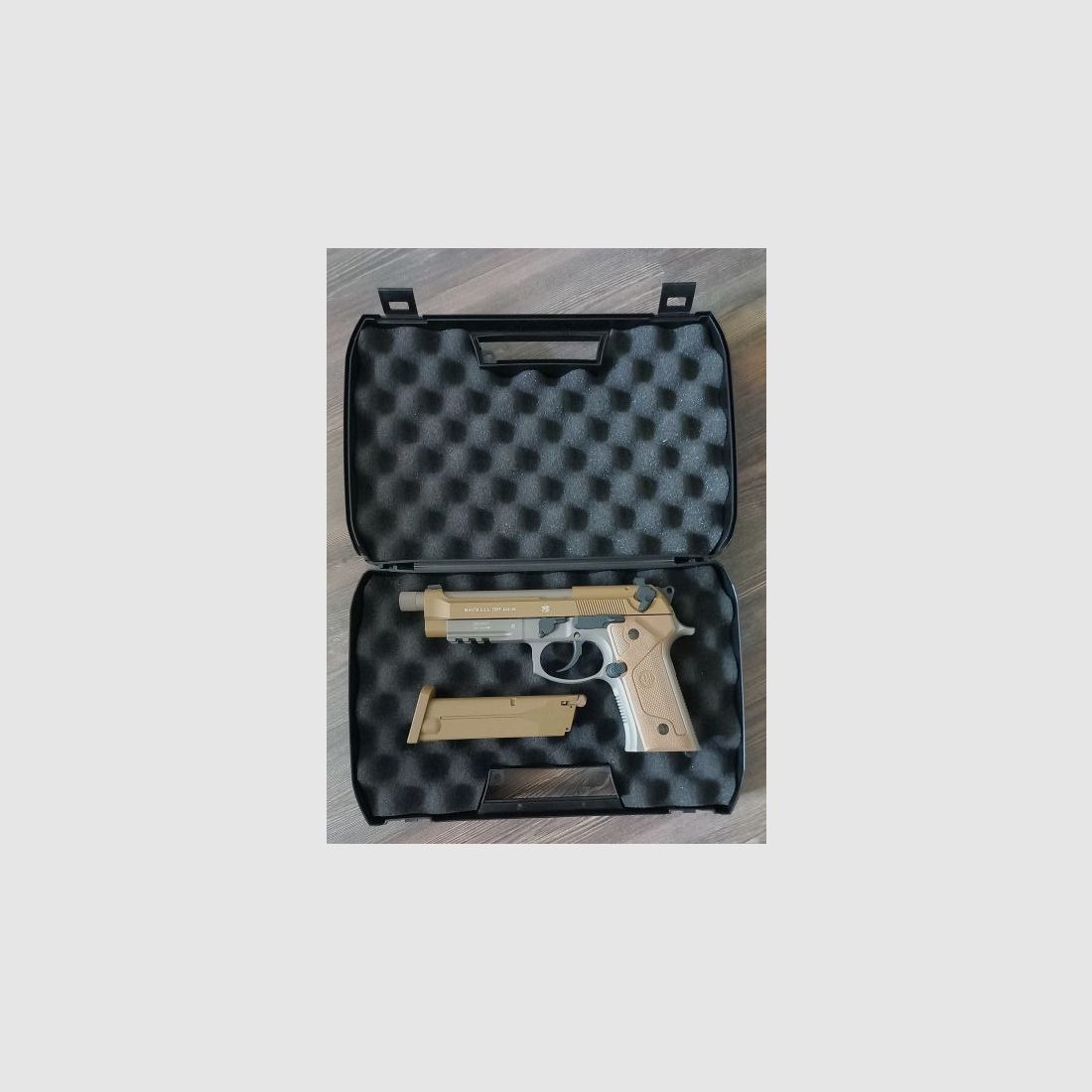 Beretta M9A3 Flat Dark Earth Blowback a lot of accessories