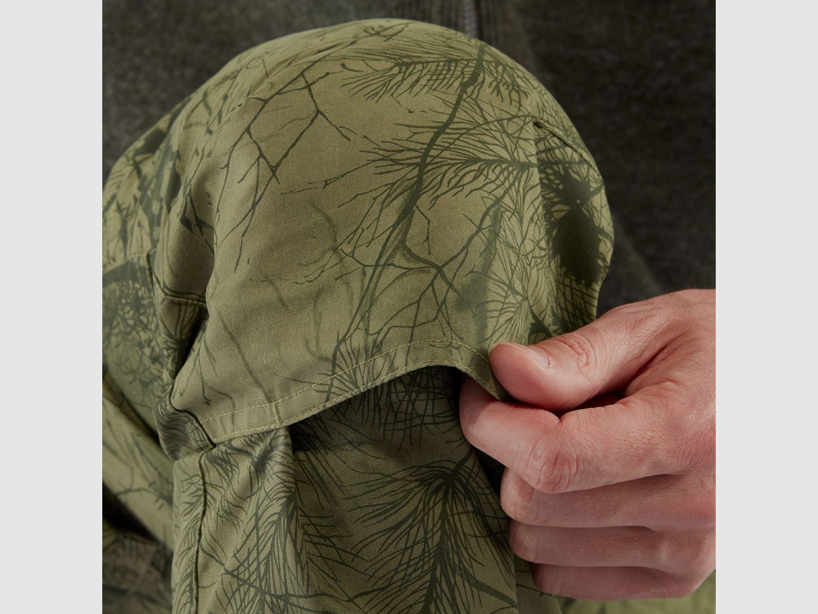 Pantalons de chasse FJÄLLRÄVEN Barents Pro M Camouflage vert / Forêt profonde