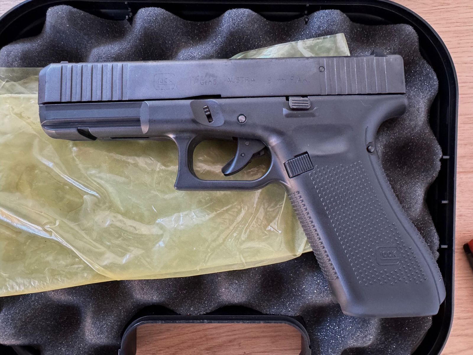 GLOCK 17 Gen. 5 SV - 9mm P.A.K. + accessoires