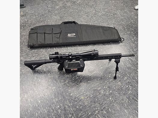 Savage MSR .223 avec bipied et lunette de visée Bushnell Banner 4-16x44
