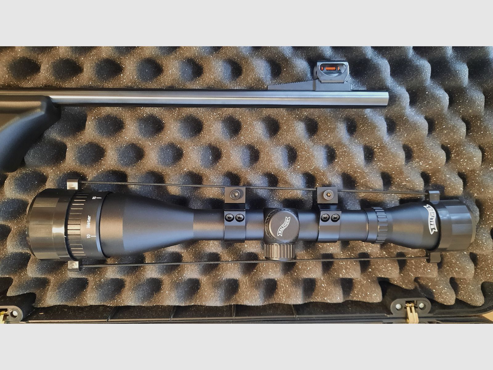 Hämmerli UMAREX 850 AIR MAGNUM - 4,5 mm Diabolo (P18) + Zielfernrohr + Koffer inklusive 2 Zahlenschlösser
