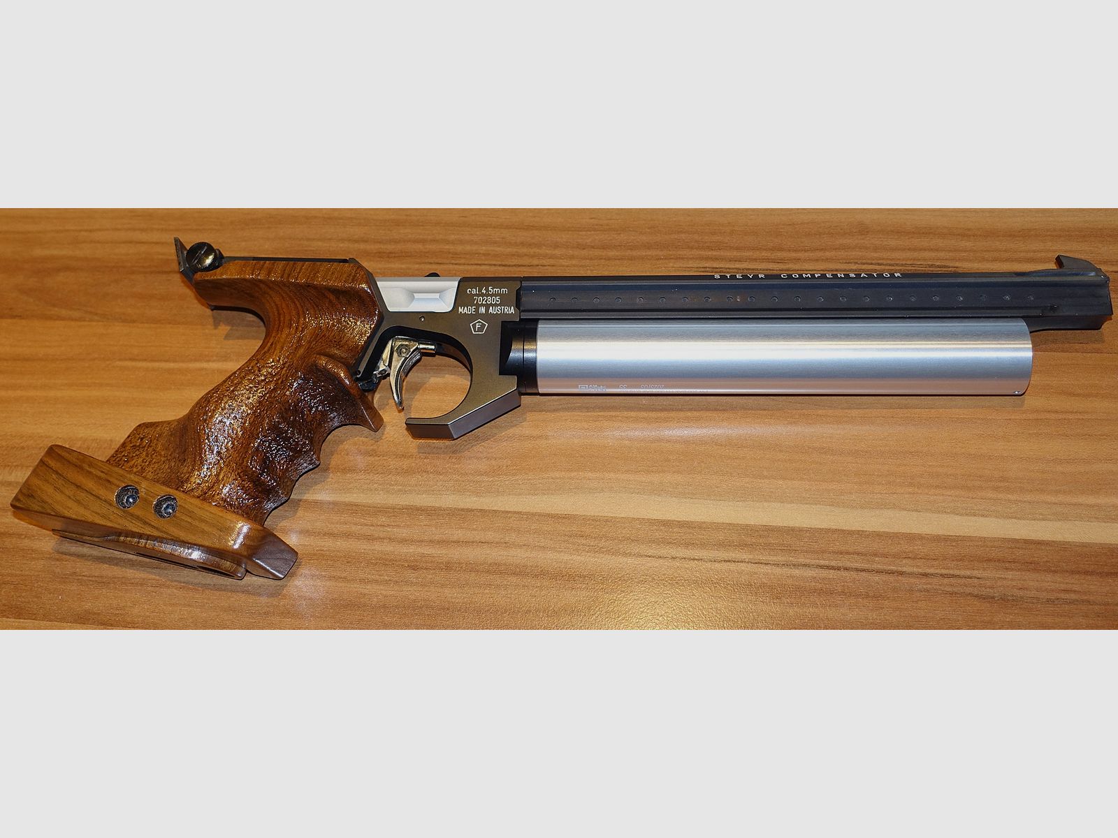 TOP Pressluft Matchpistole Steyr LP mit neuer Kartusche + Zubehör
