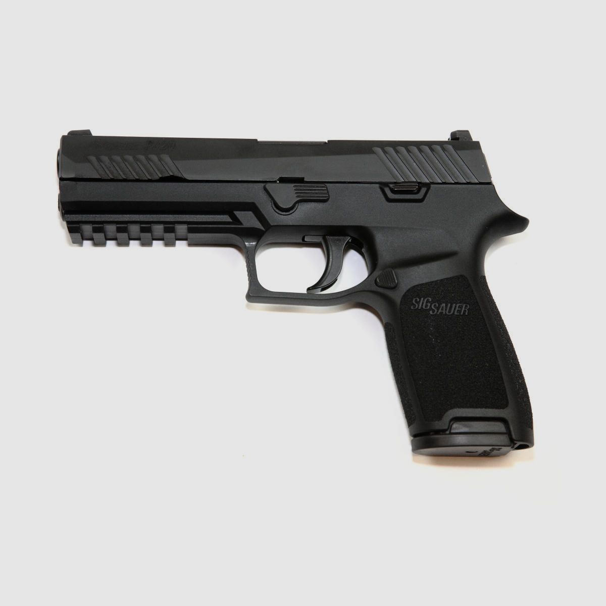 SIG SAUER P320 FULL SIZE, afbeelding 1 van 2