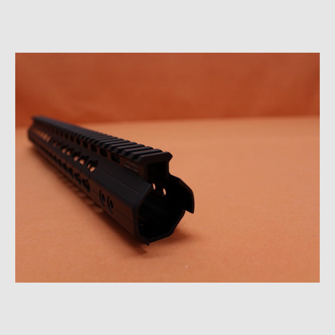 UTG - Leapers AR-15: Handguard/ Sistema KeyMod UTG (MTU019SSK) Free Float Super Slim 15" Lunghezza Fucile Manico