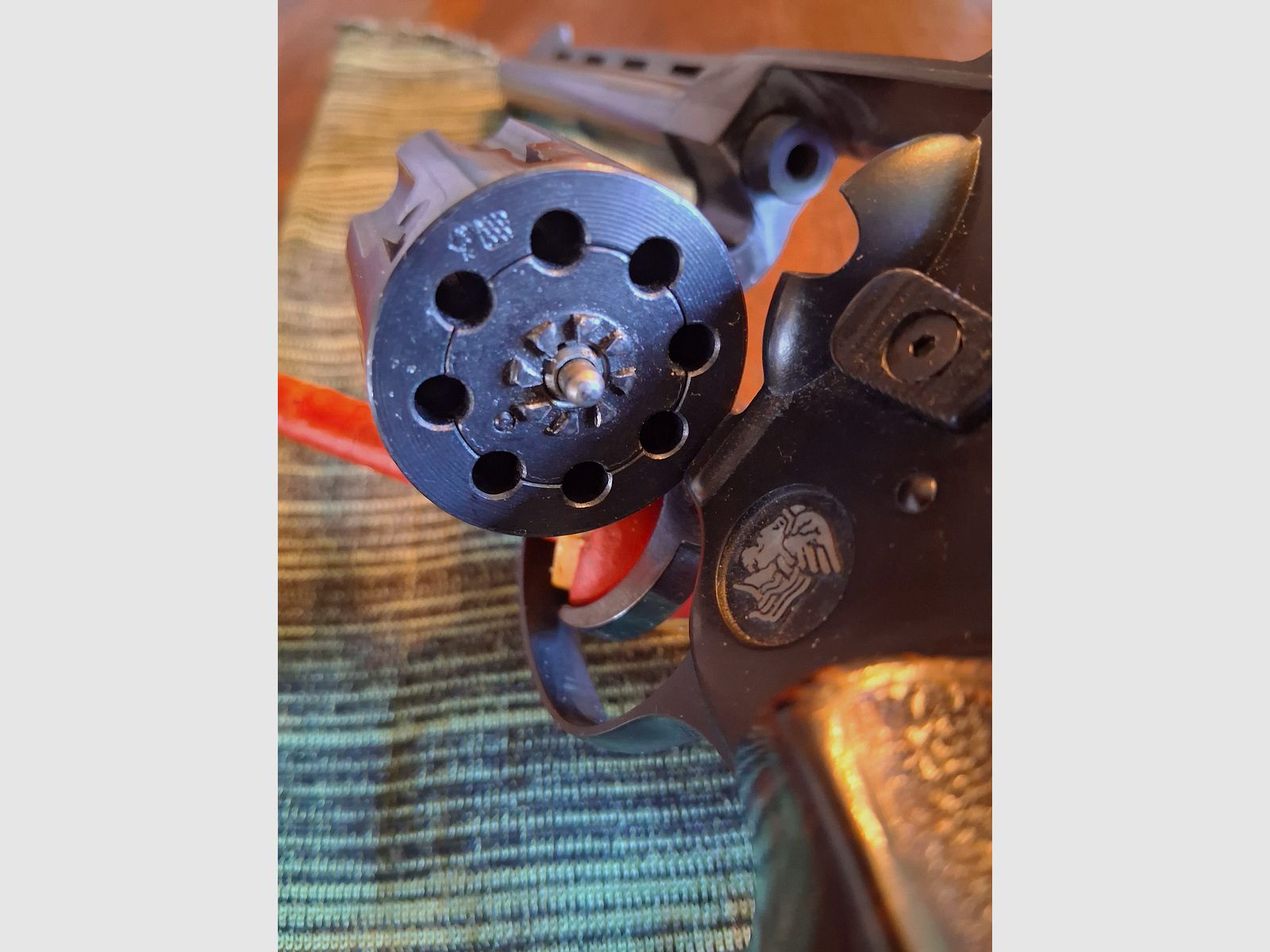 Arminius HW4/6 im Kaliber 4mm Rand lang, 8-schüssig