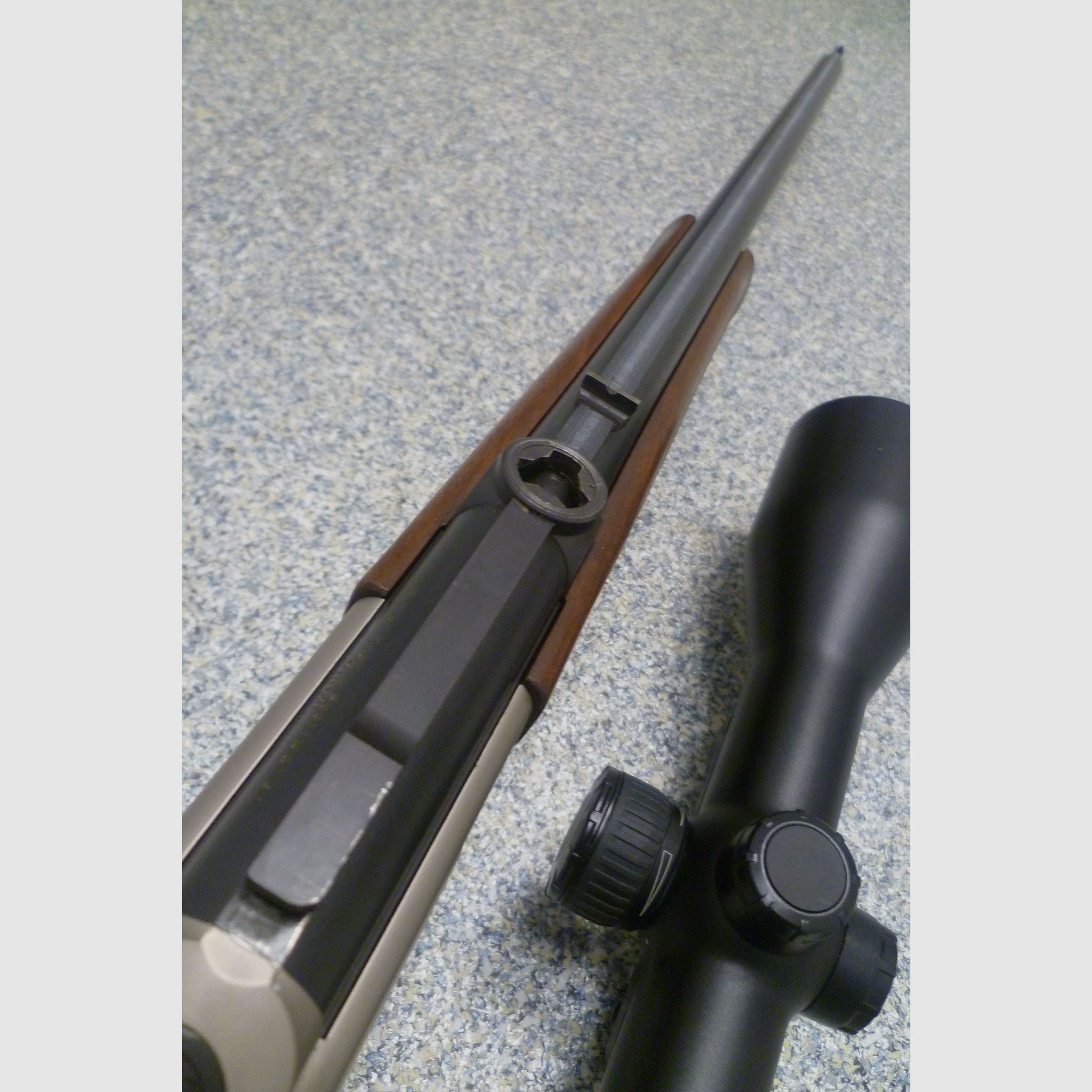 Escopeta de doble cañón Simson 20/76 y .30R Blaser con Zeiss Victoty HT