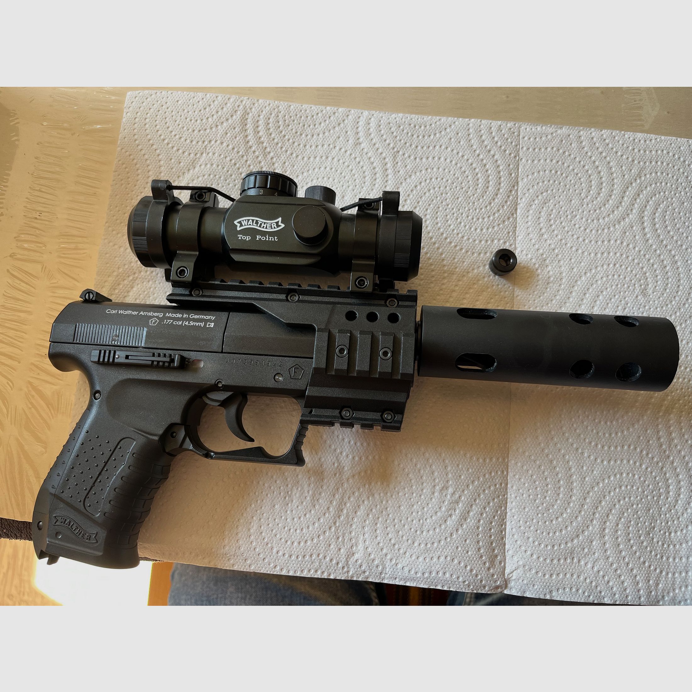 Walther Nighthawk Set, CO2, pistola ad aria, incl. ottica (reddot), compensatore & valigetta,